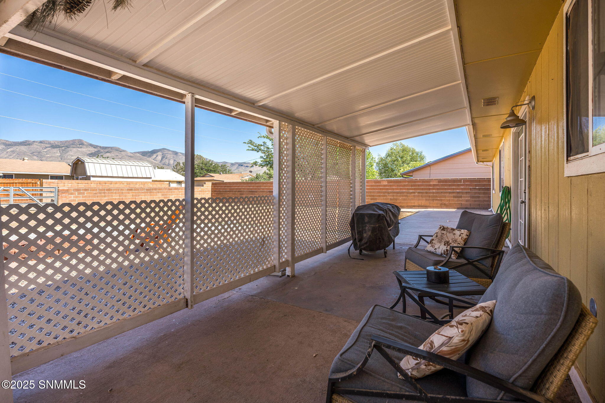 2412 Iowa Avenue Property Photo 28