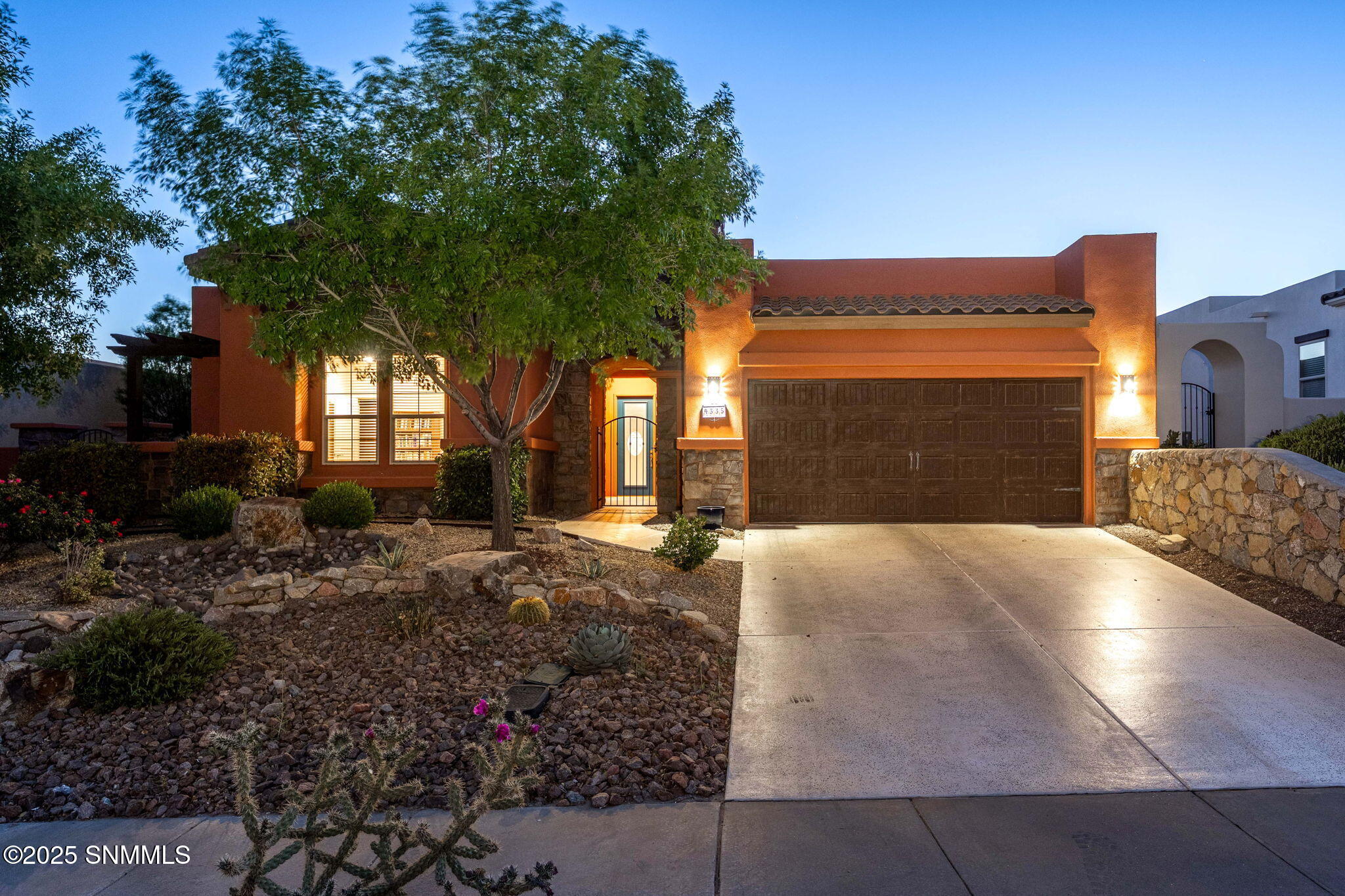 4335 Isleta Court Property Photo 1