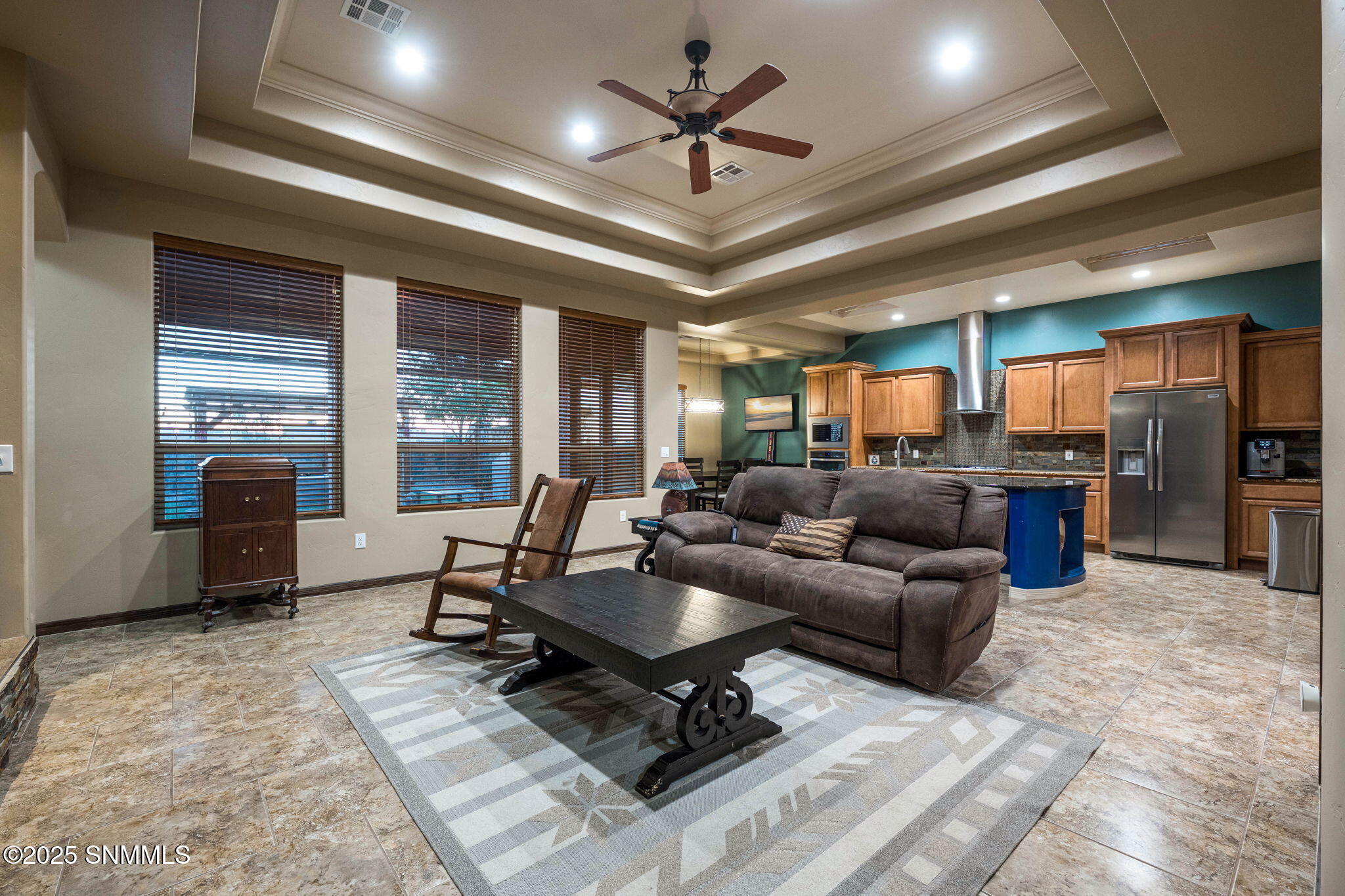 4335 Isleta Court Property Photo 3