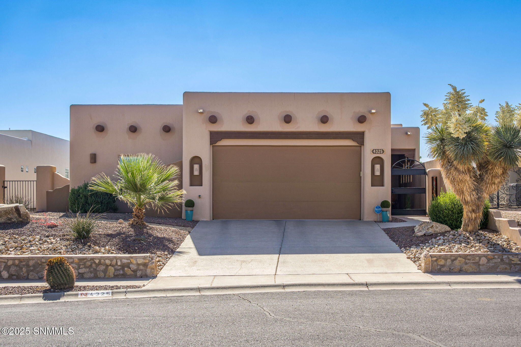 4325 Hopi Court Property Photo 1