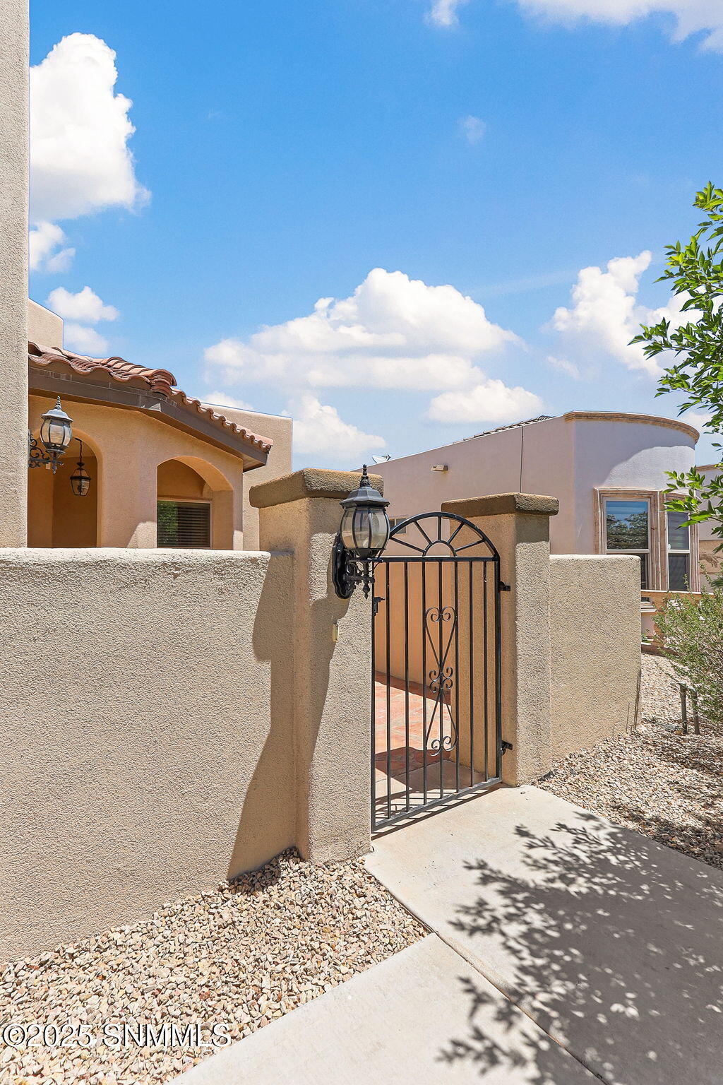 3717 Santa Minerva Avenue Property Photo 4