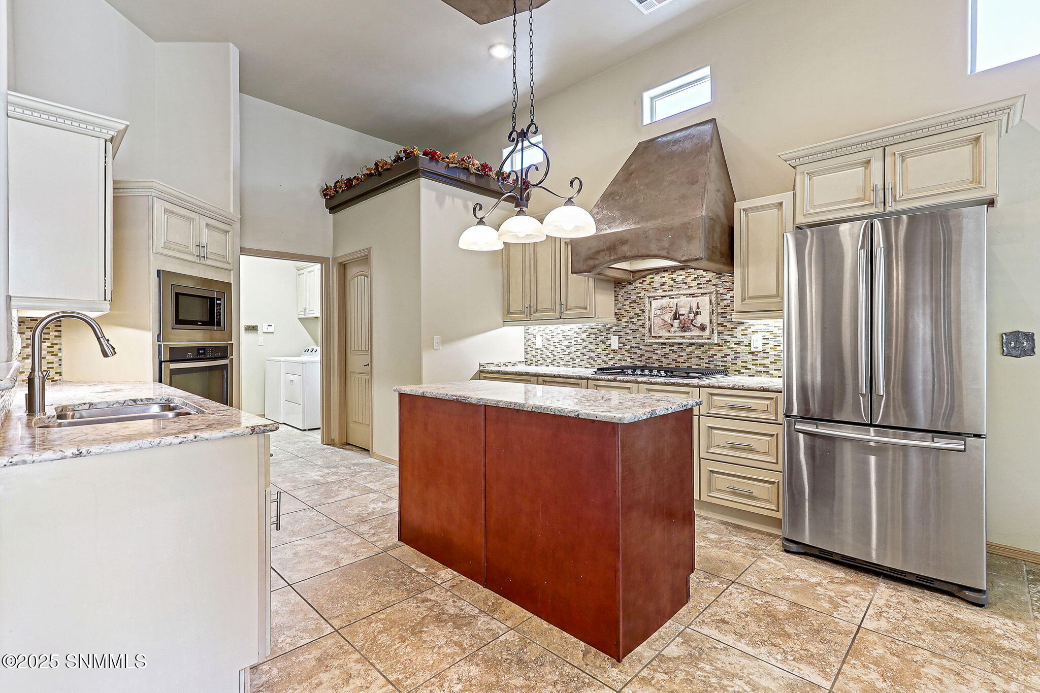 3717 Santa Minerva Avenue Property Photo 12