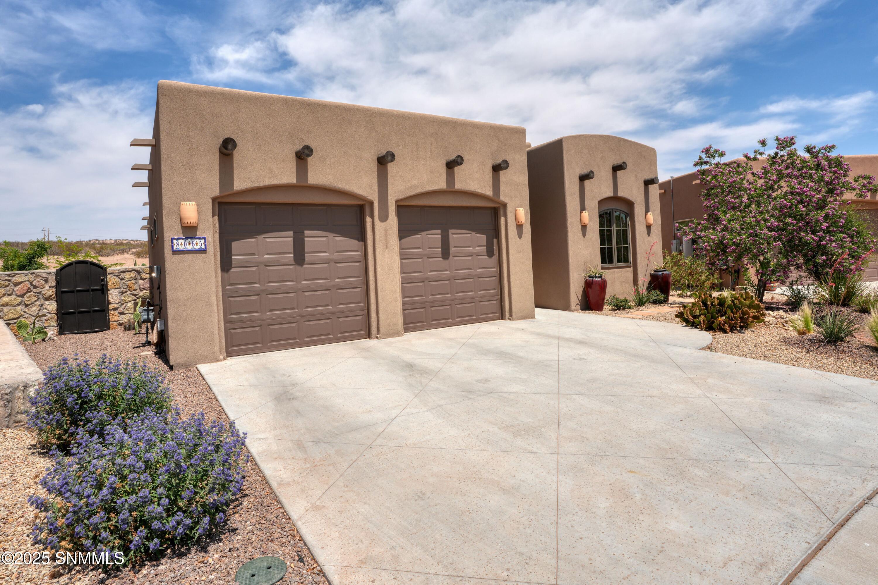8065 Willow Bloom Circle Property Photo 2