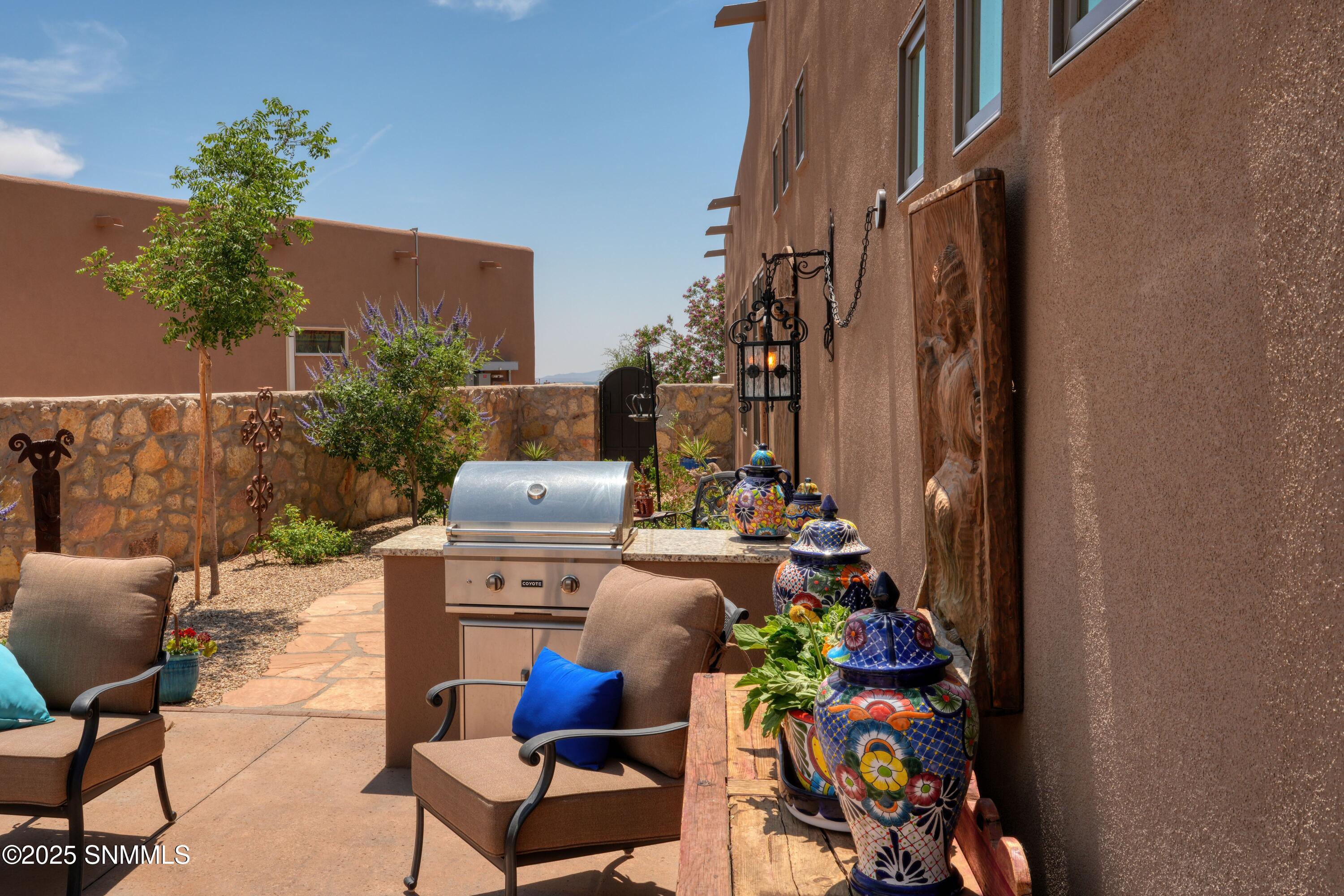 8065 Willow Bloom Circle Property Photo 5
