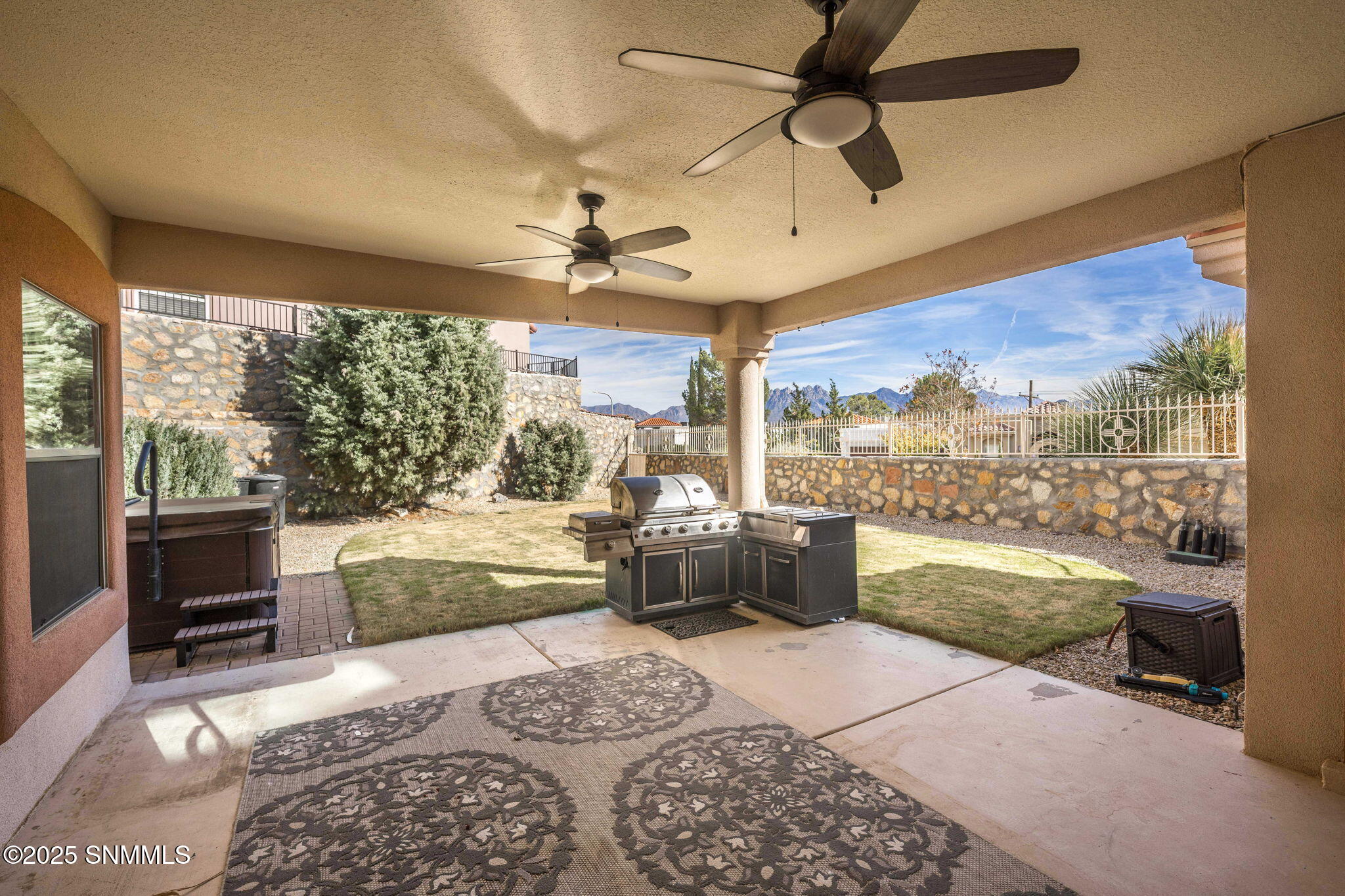 3827 Yellowstone Drive Property Photo 5