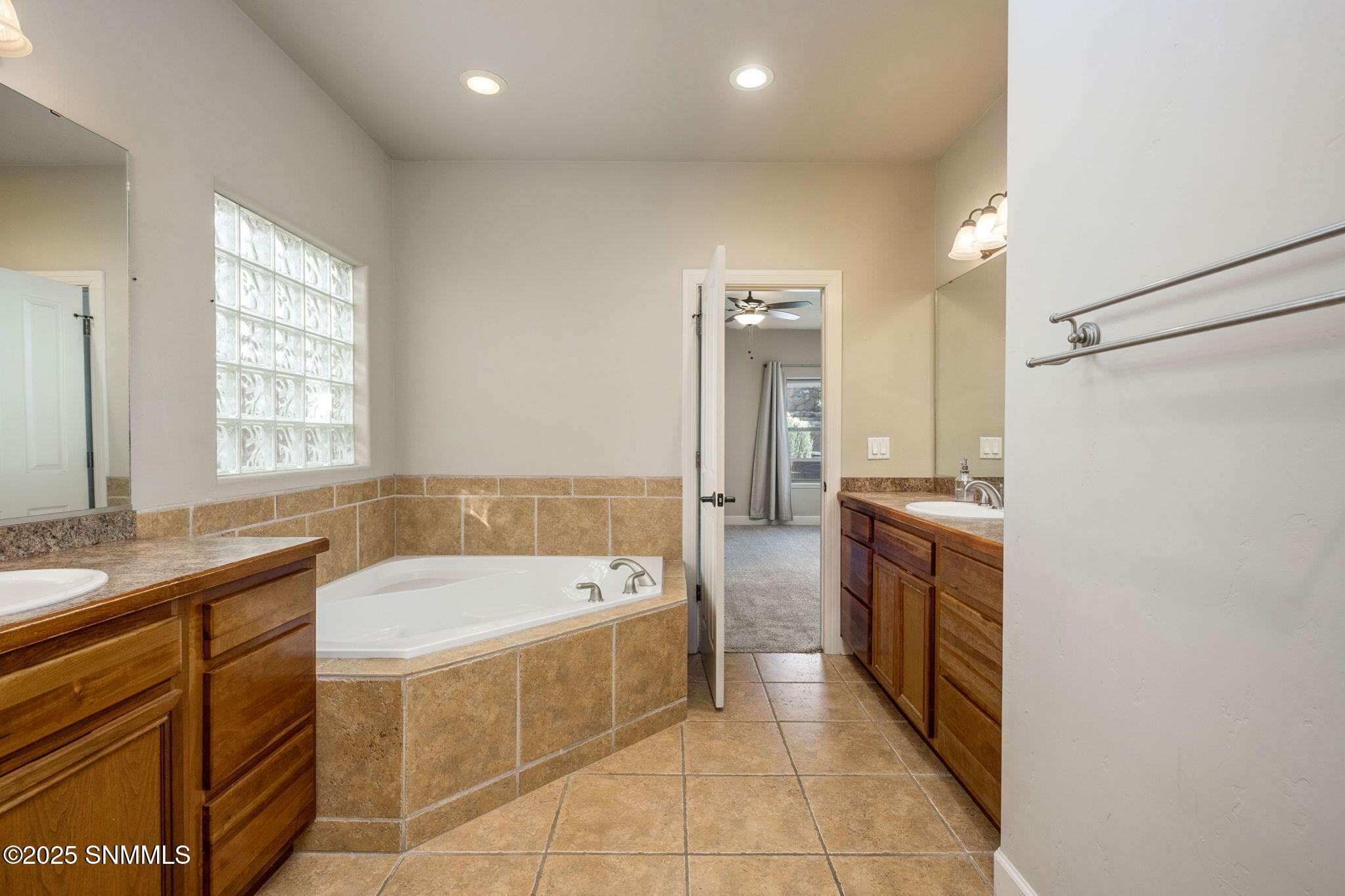 3827 Yellowstone Drive Property Photo 29