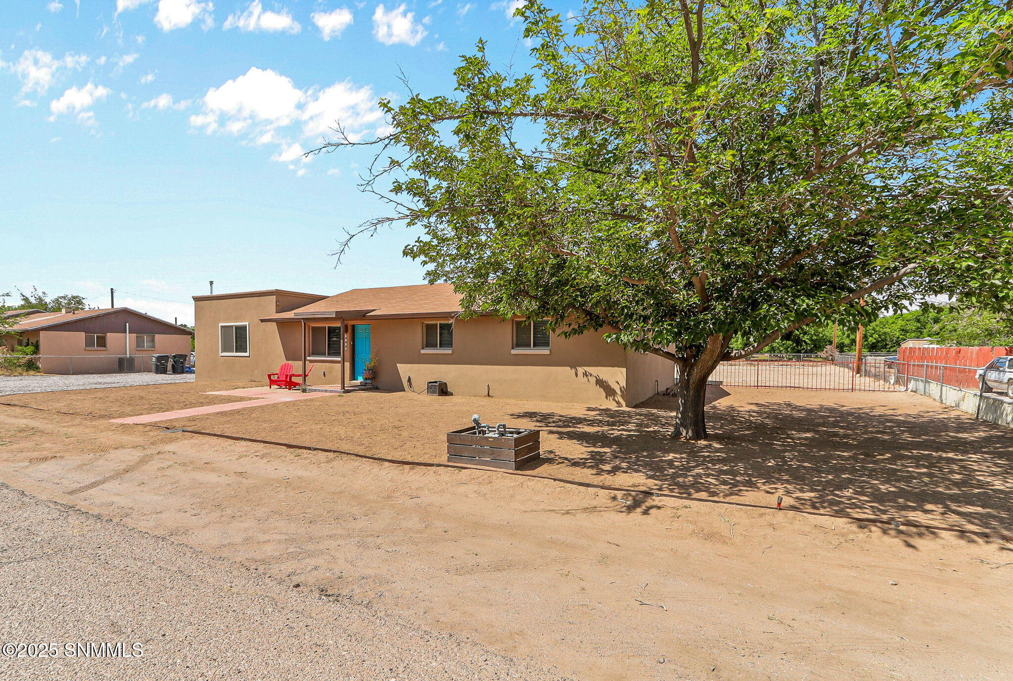 3026 Los Arenales Street Property Photo 11