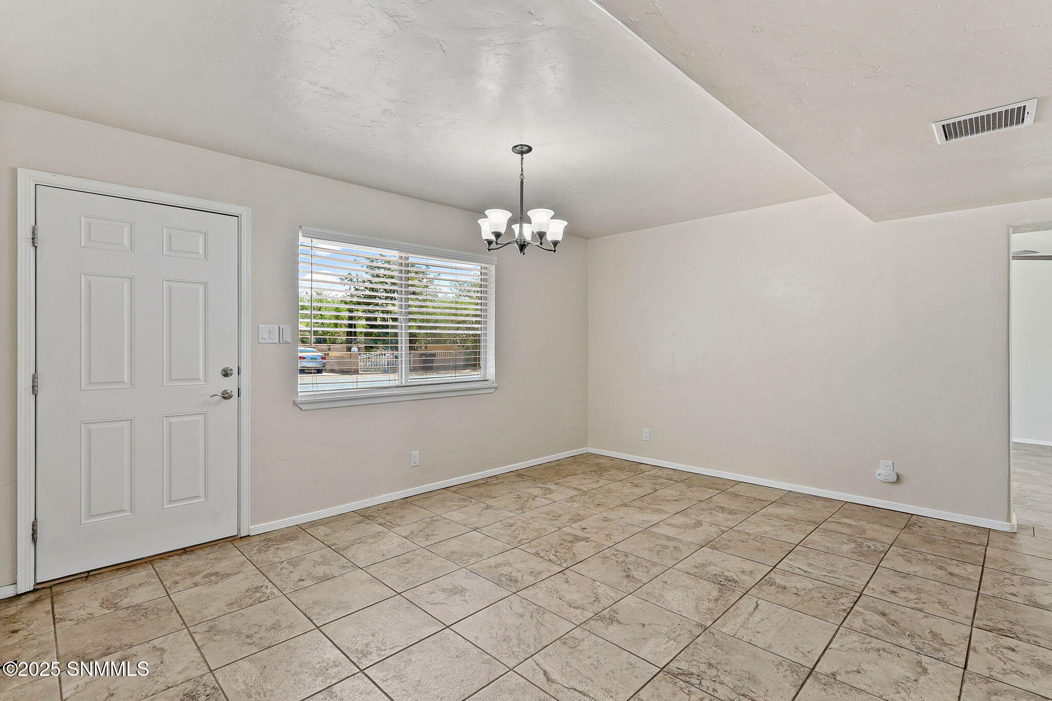 3026 Los Arenales Street Property Photo 38