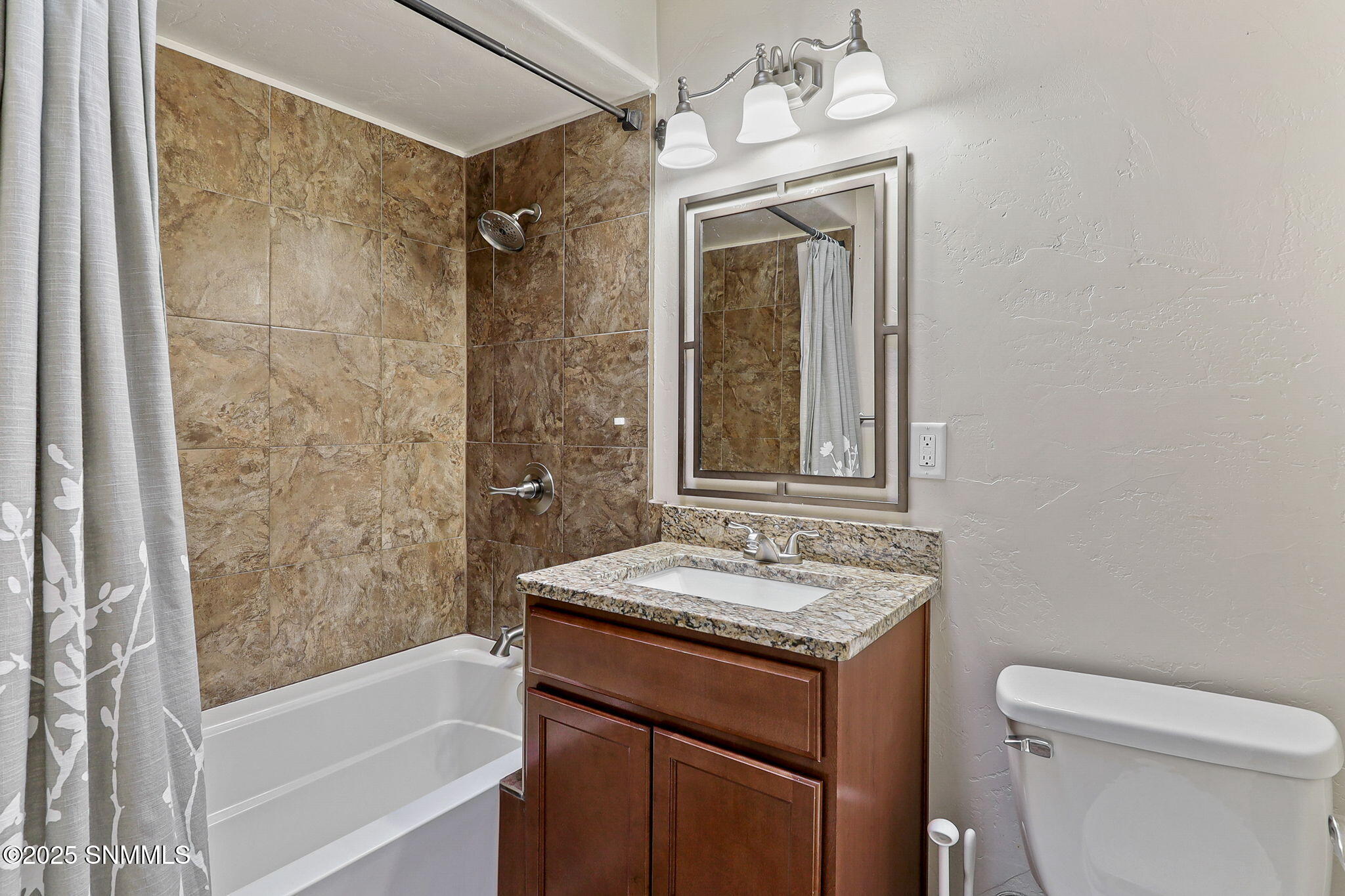 3026 Los Arenales Street Property Photo 40