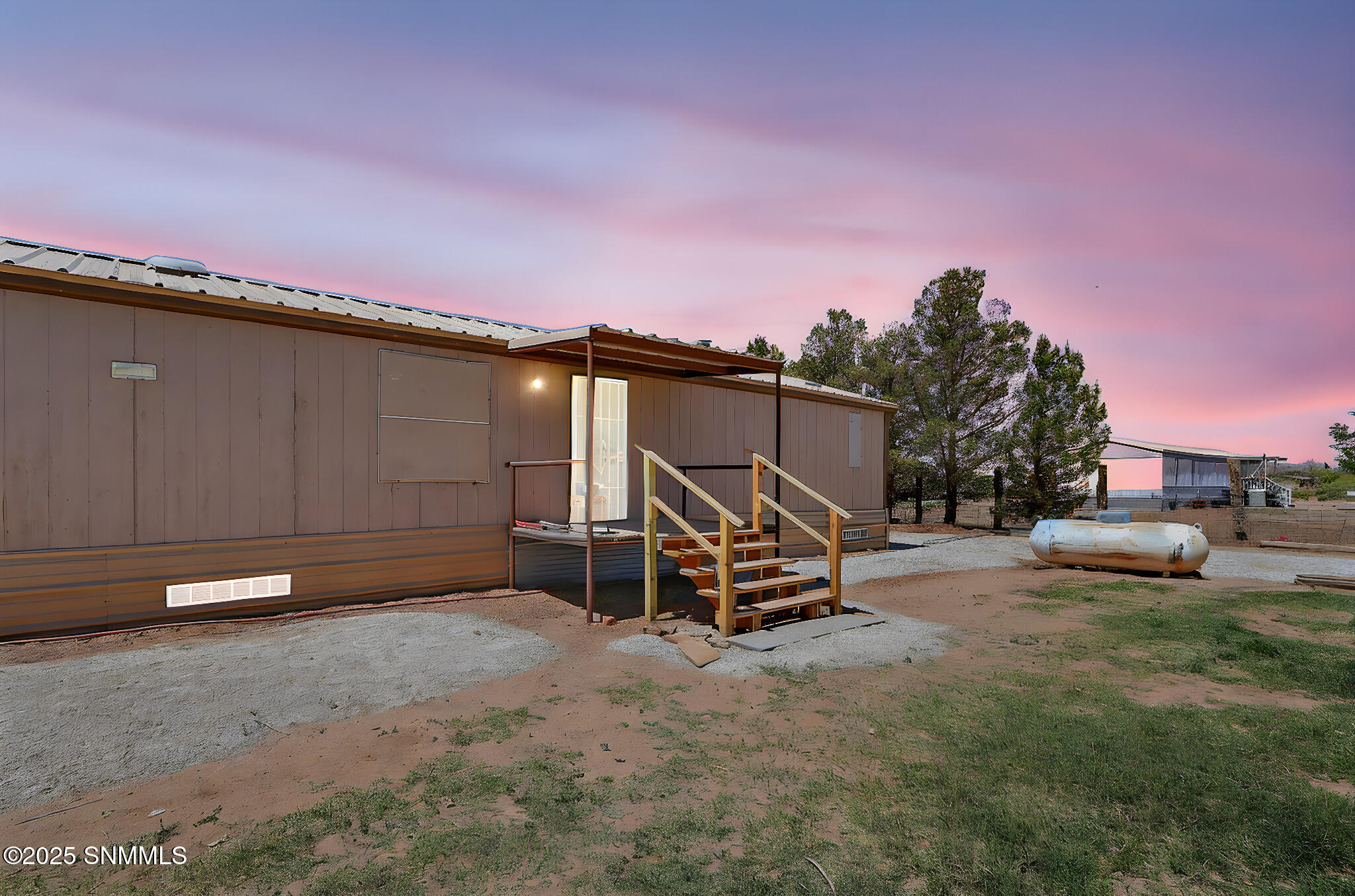 659 Fort Furlong Property Photo 2