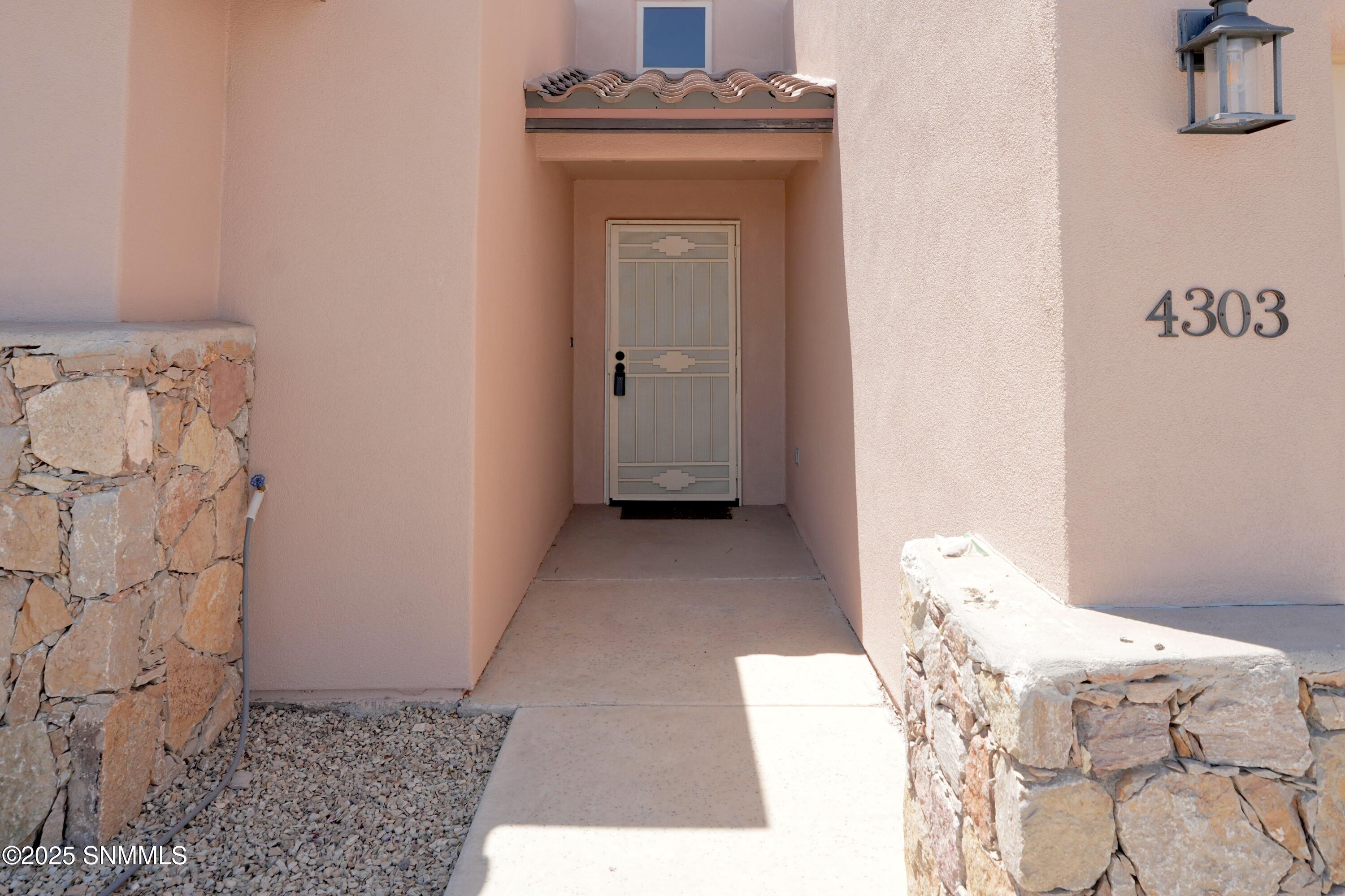 4303 Amarilla Arc Property Photo 5