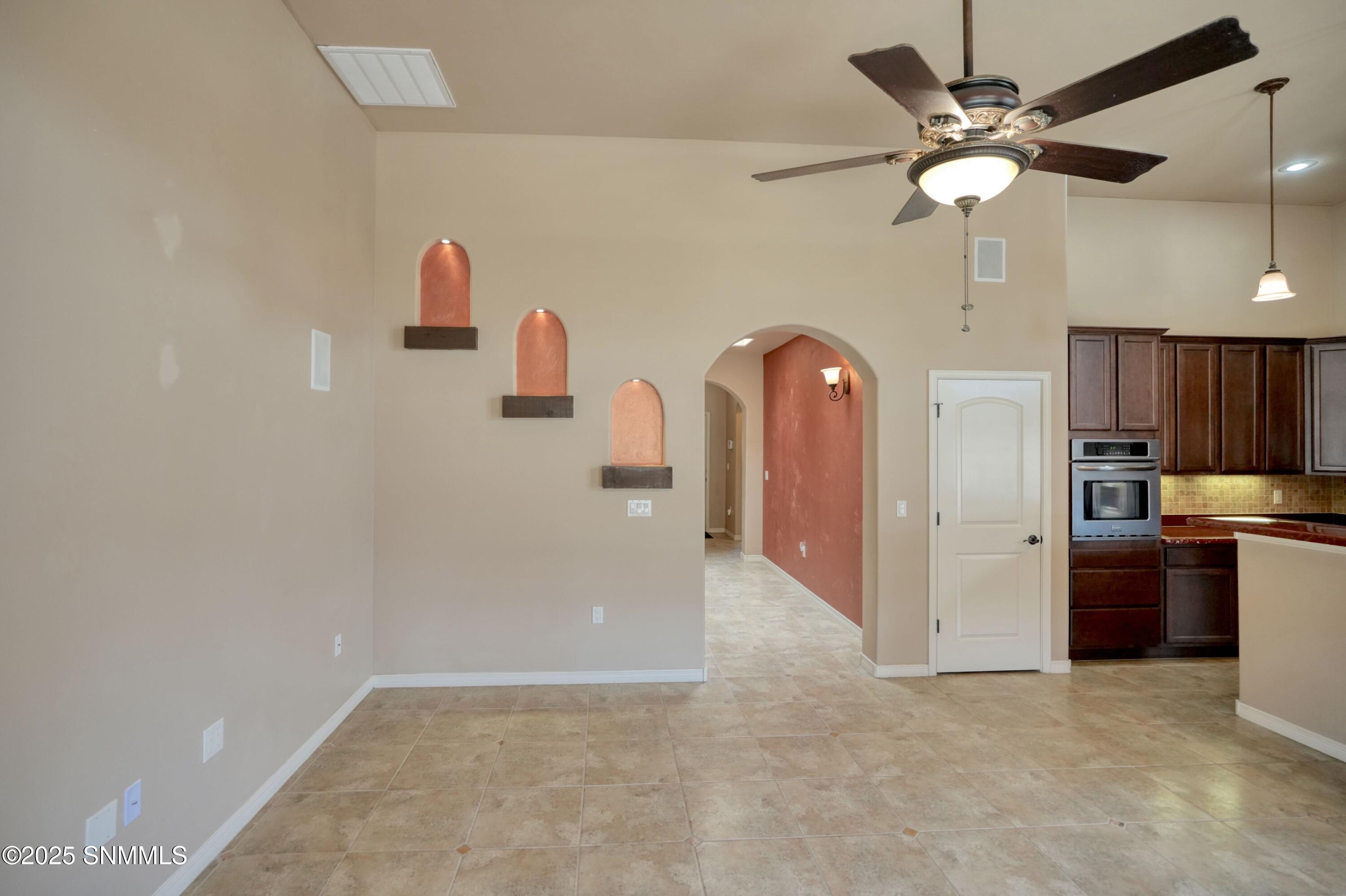 4303 Amarilla Arc Property Photo 11