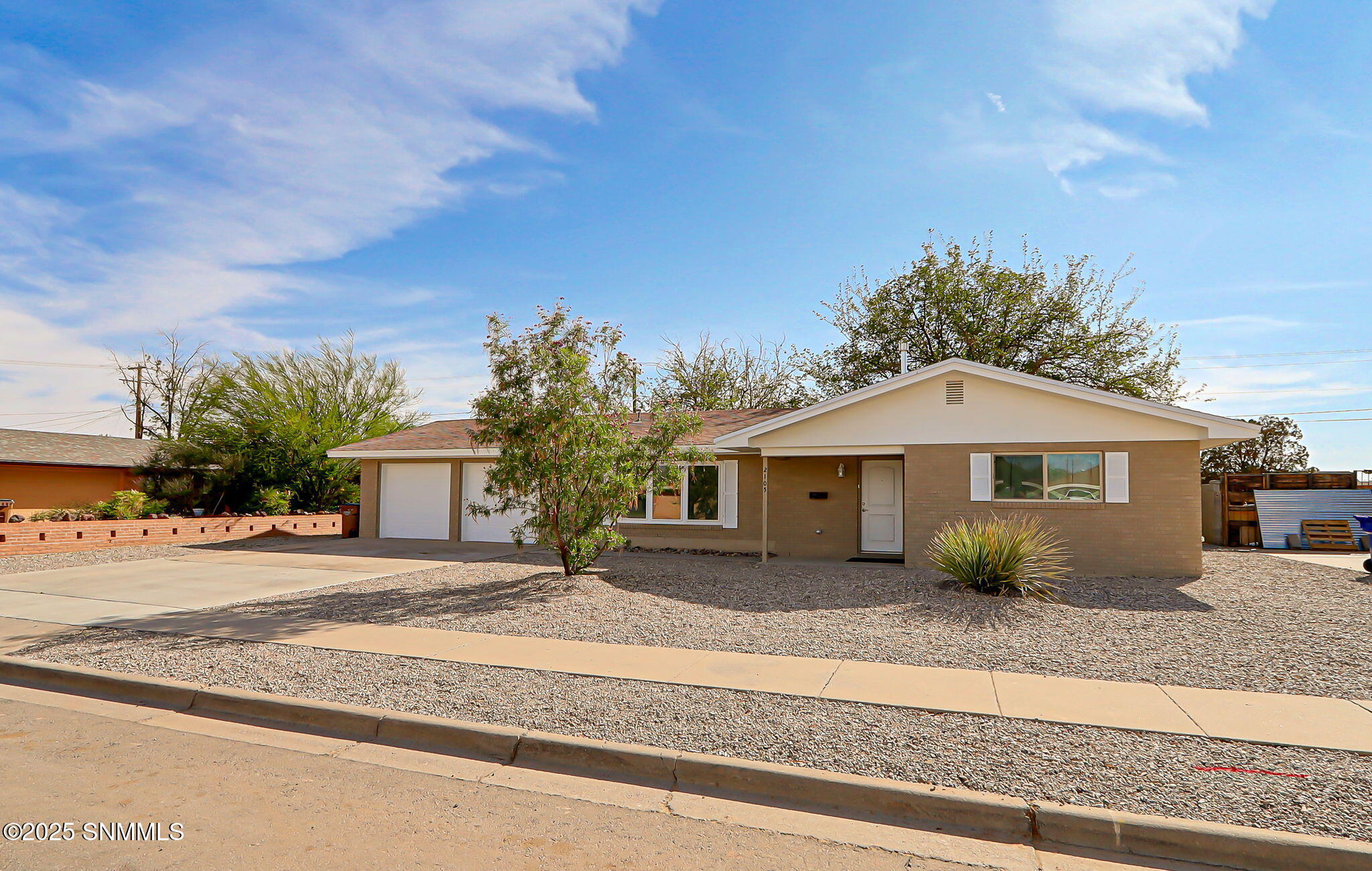 2105 Carlyle Drive Property Photo 1