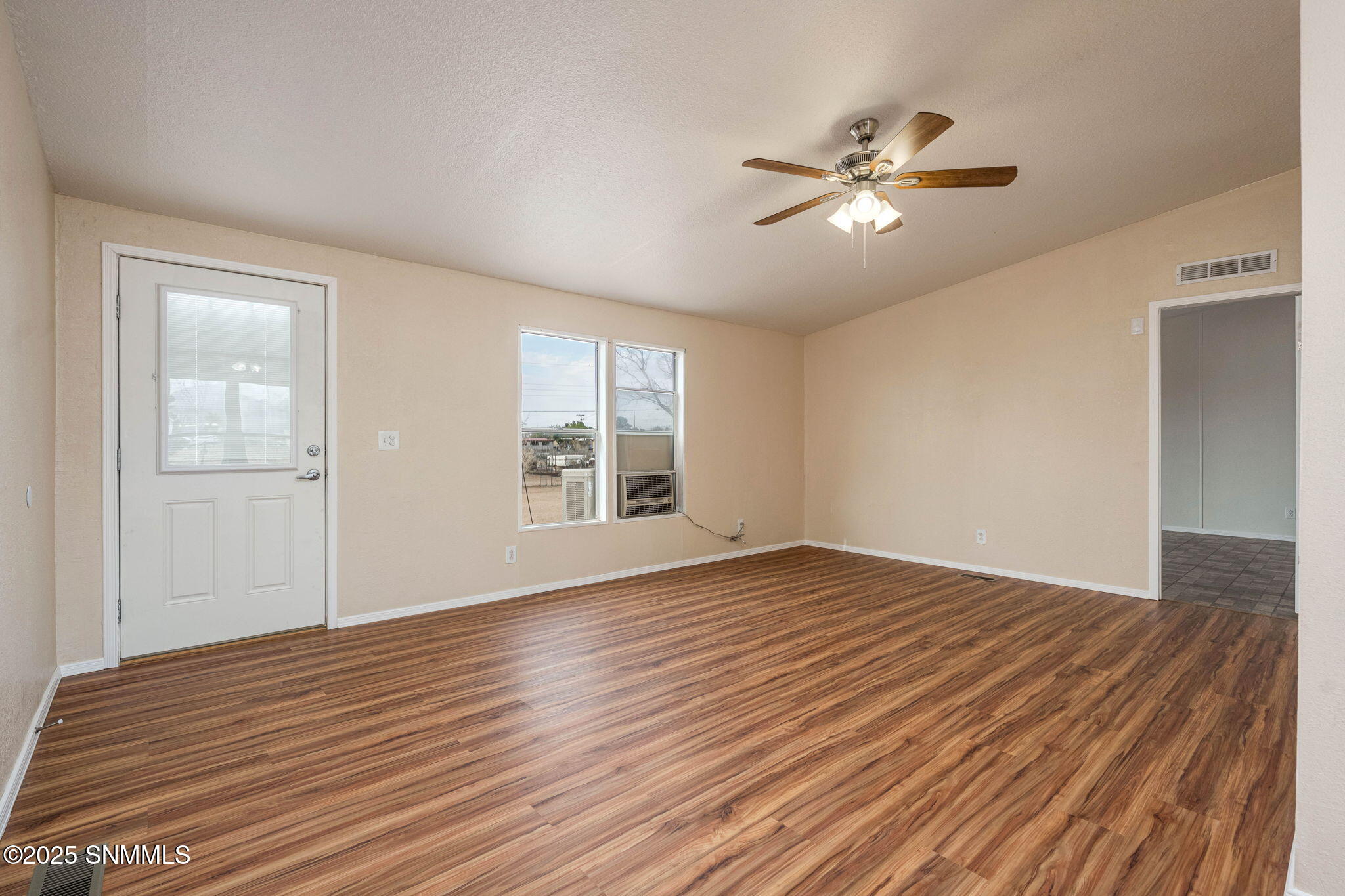 9605 Missile Lane Property Photo 6