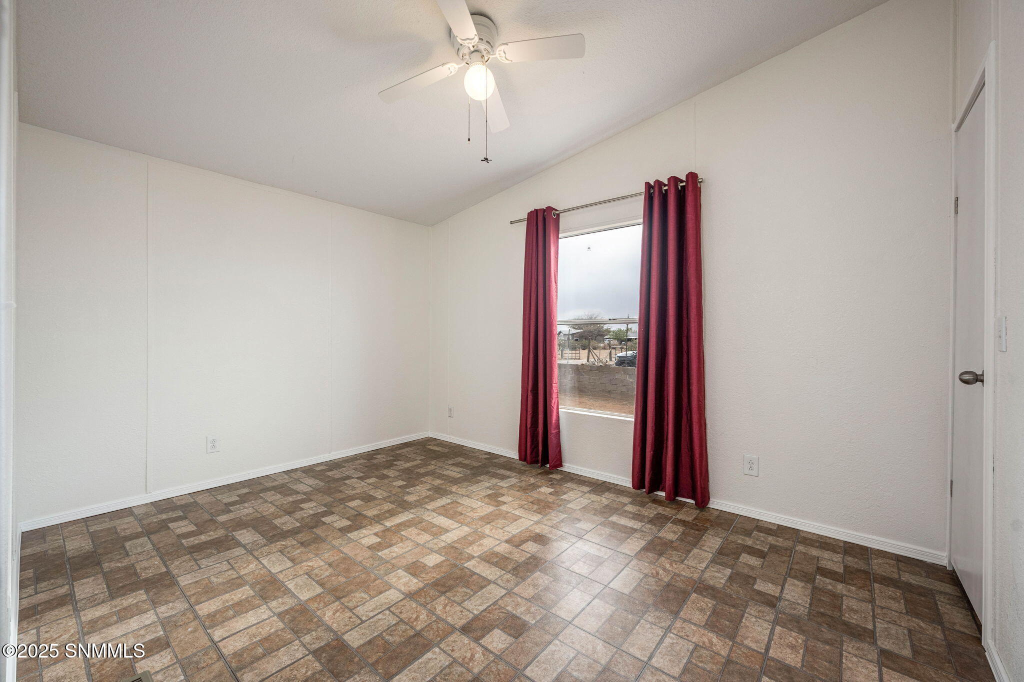 9605 Missile Lane Property Photo 22
