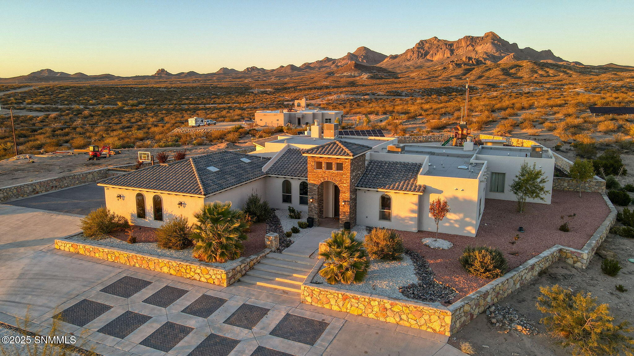 2299 Guamis Property Photo 1