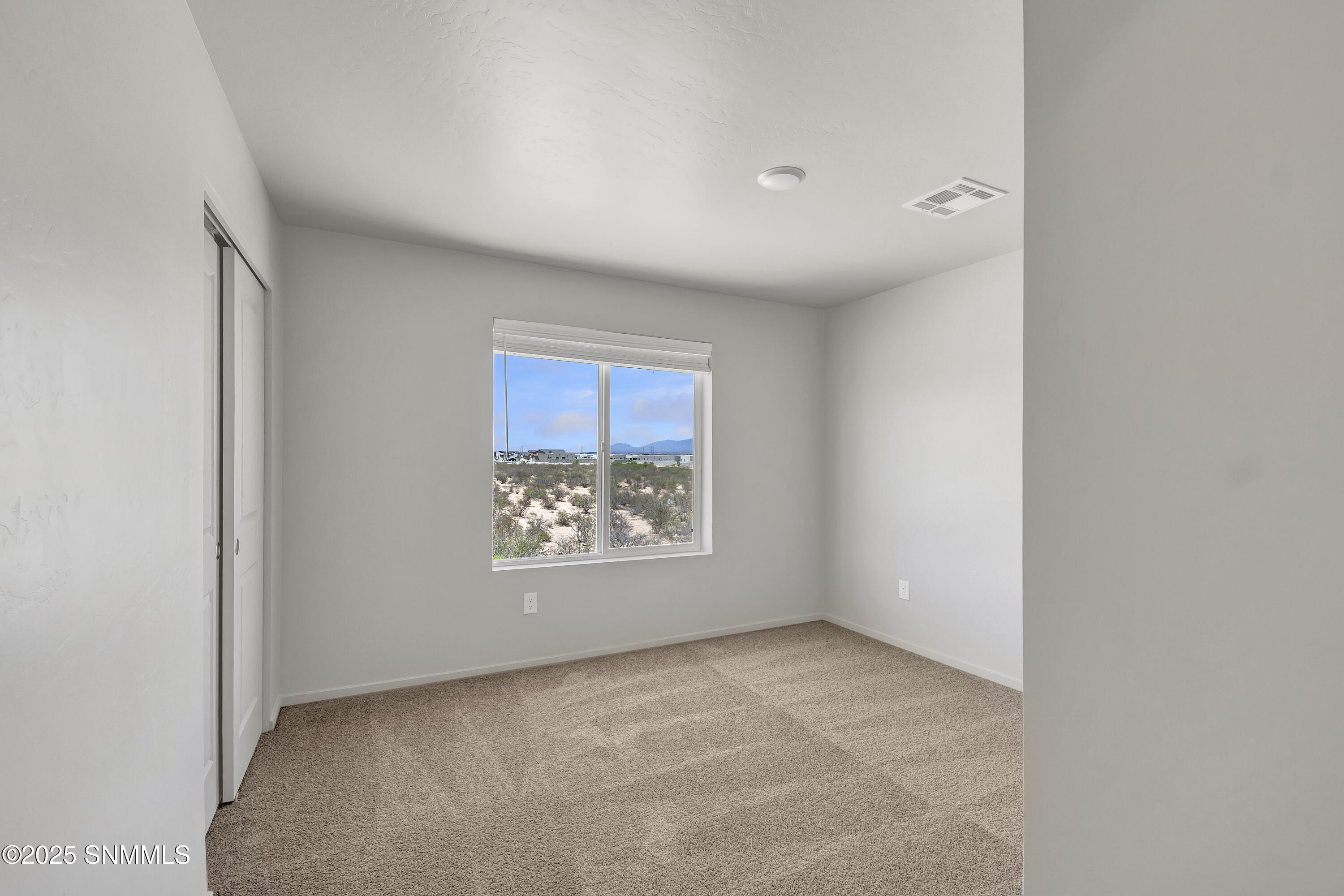 3049 Gladstone Street Property Photo 18