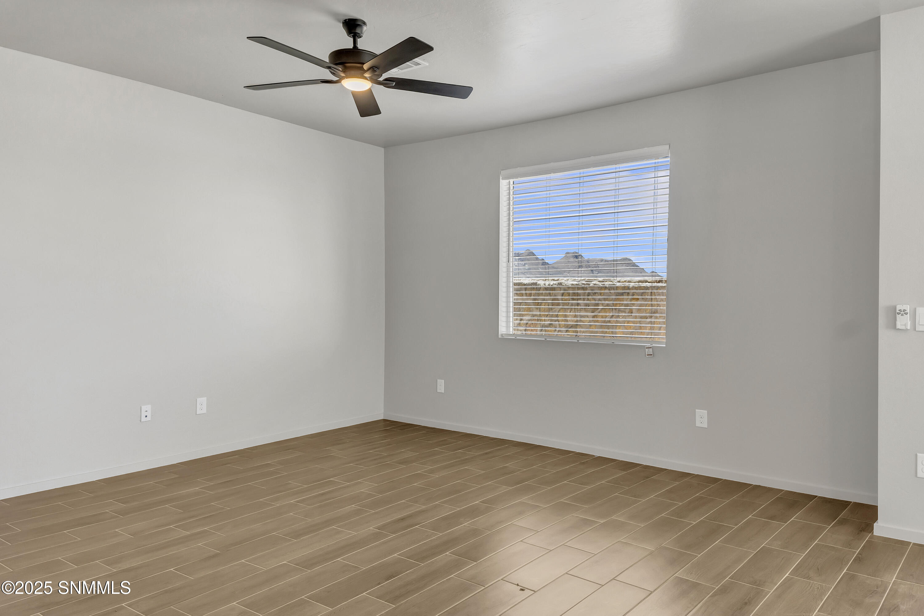 3055 Gladstone Street Property Photo 8