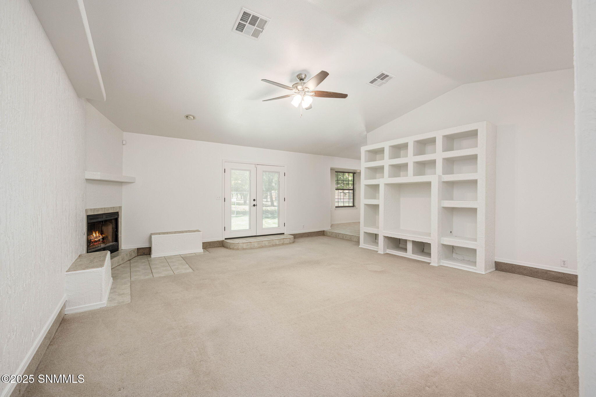 1810 S Fairacres Road Property Photo 8