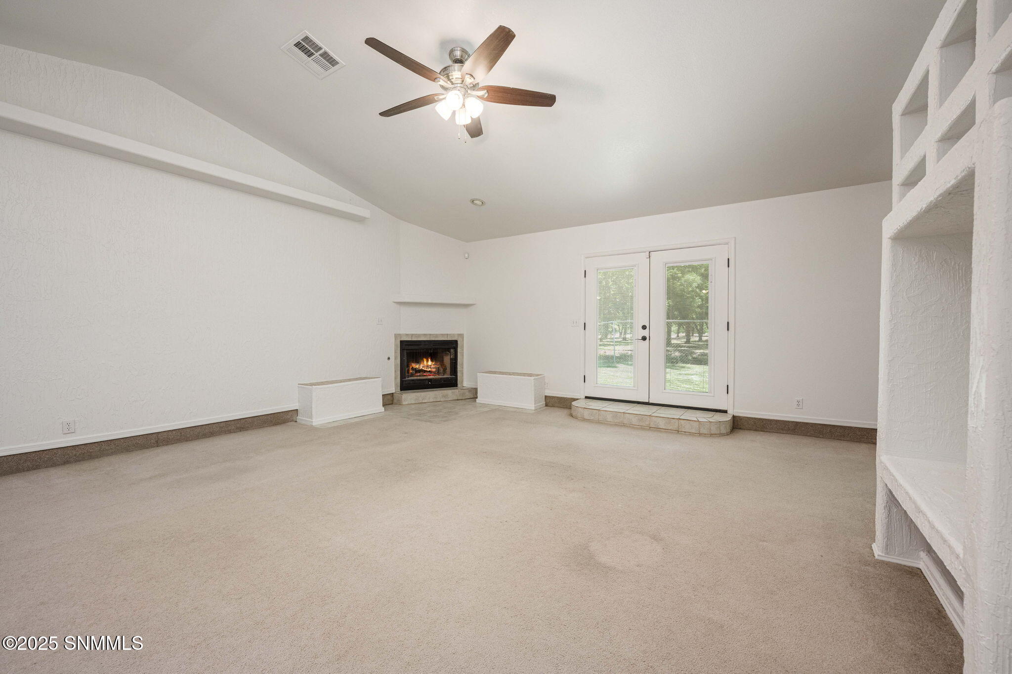 1810 S Fairacres Road Property Photo 9