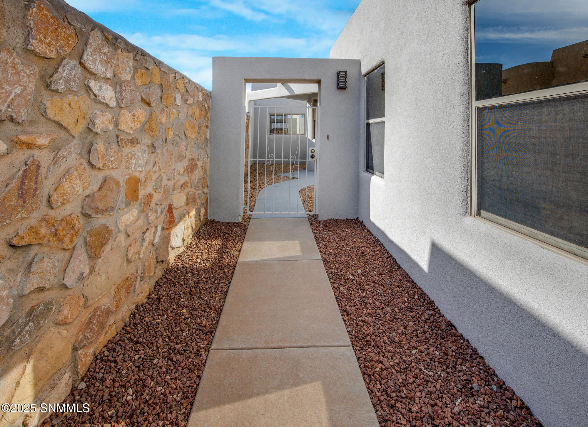 6912 Camino Nuevo Mejico Property Photo 4