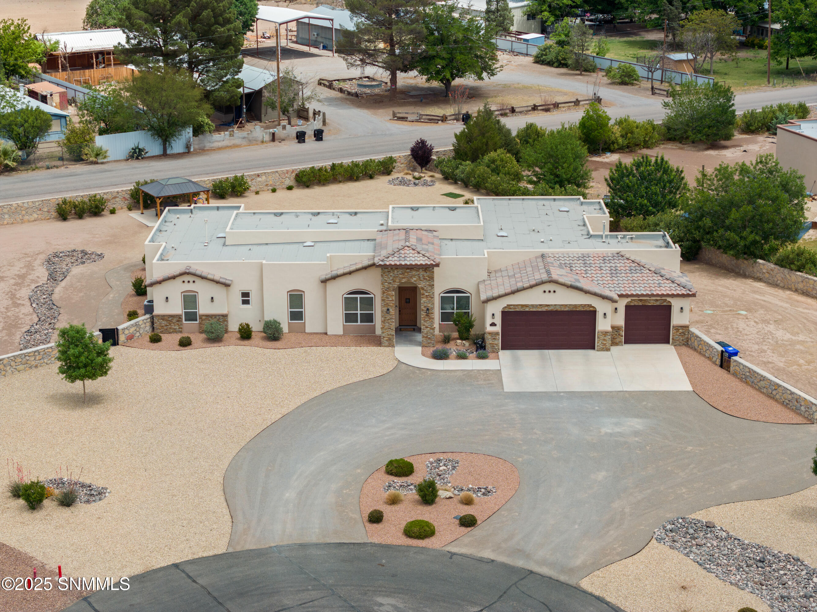1125 Cactus Wren Court Property Photo 1