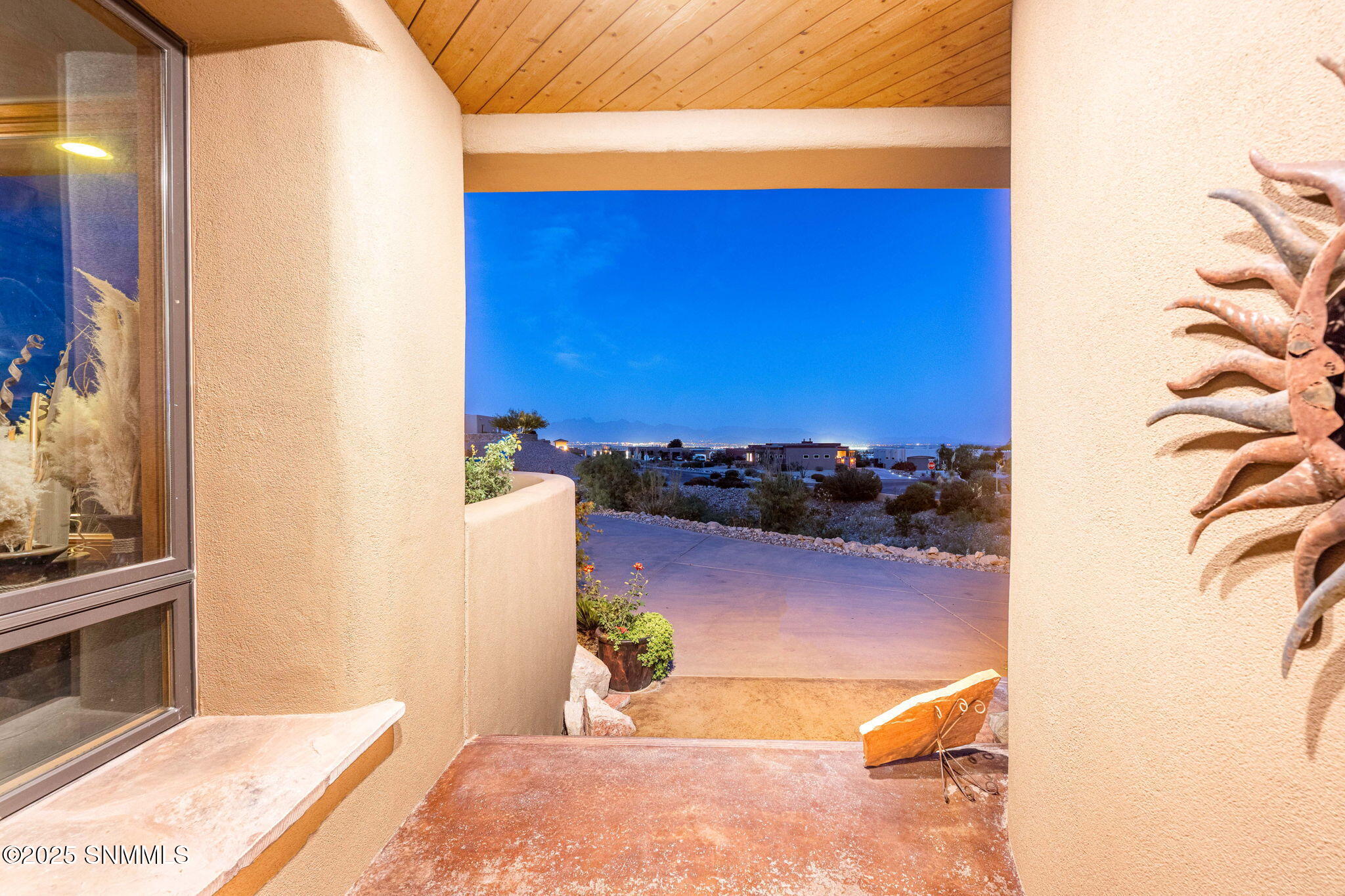 8095 Renoir Loop Property Photo 5