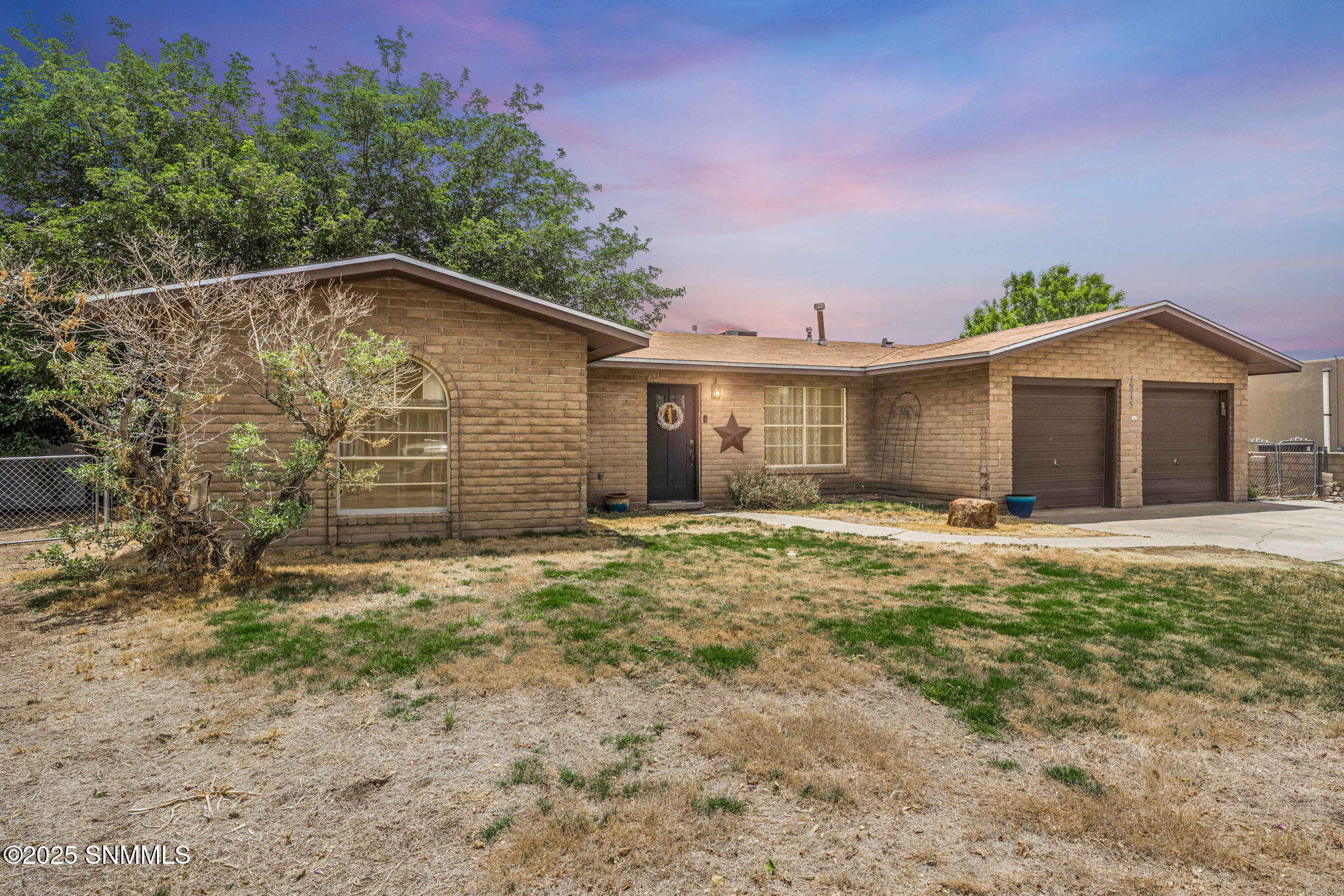 1815 Camelot Drive Property Photo 1