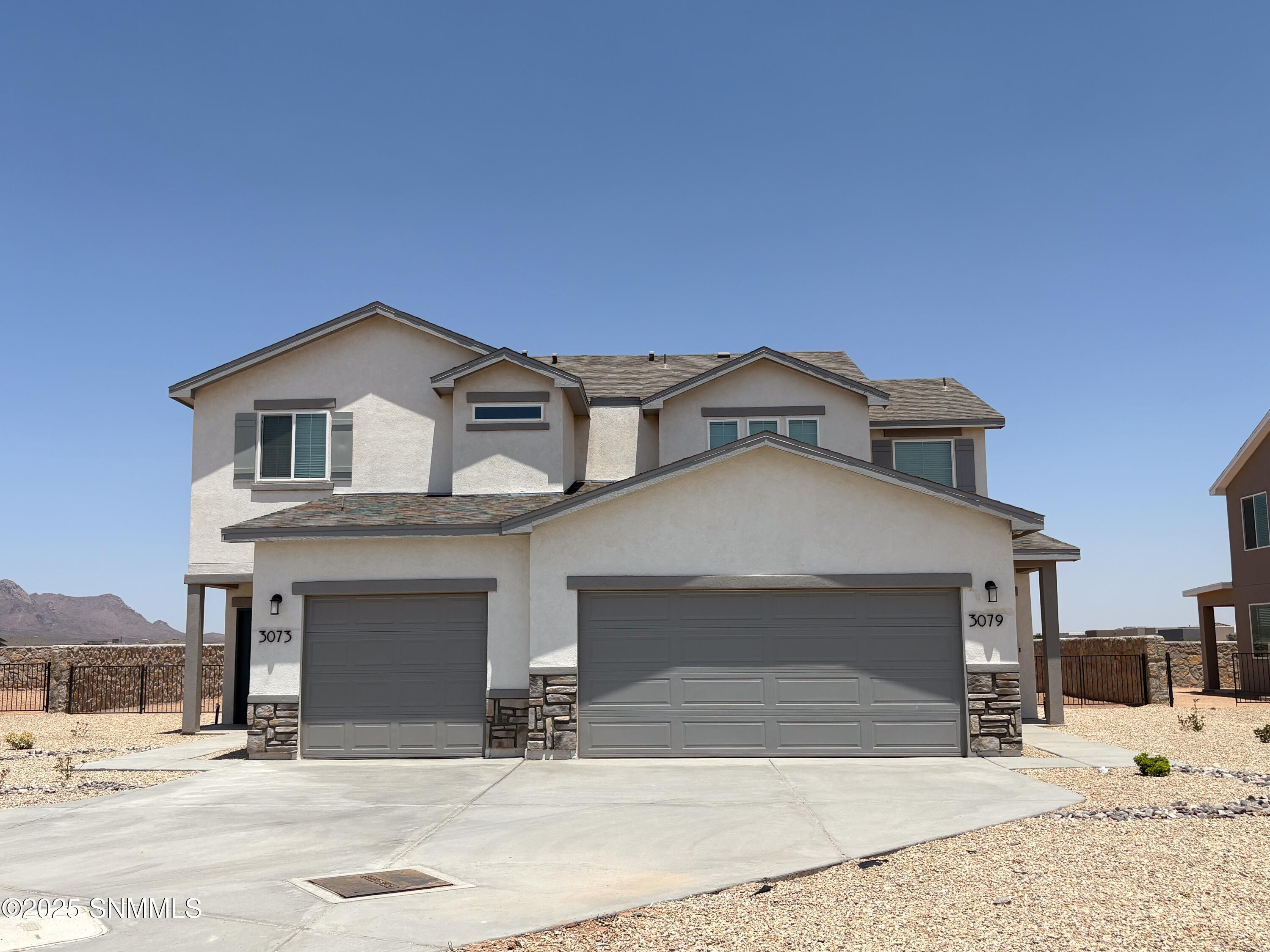 3073 Gladstone Street Property Photo 1