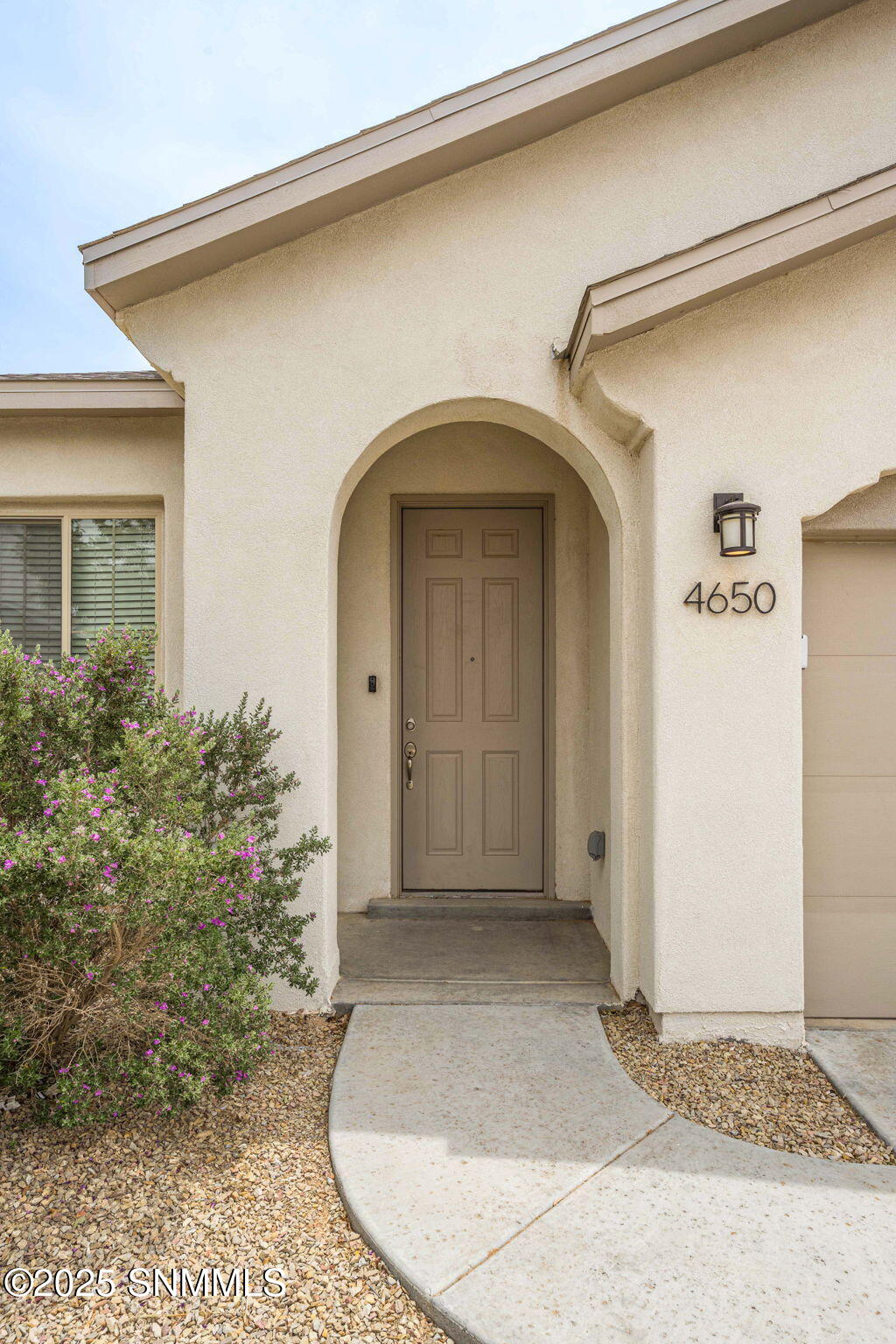 4650 Elsinore Avenue Property Photo 4