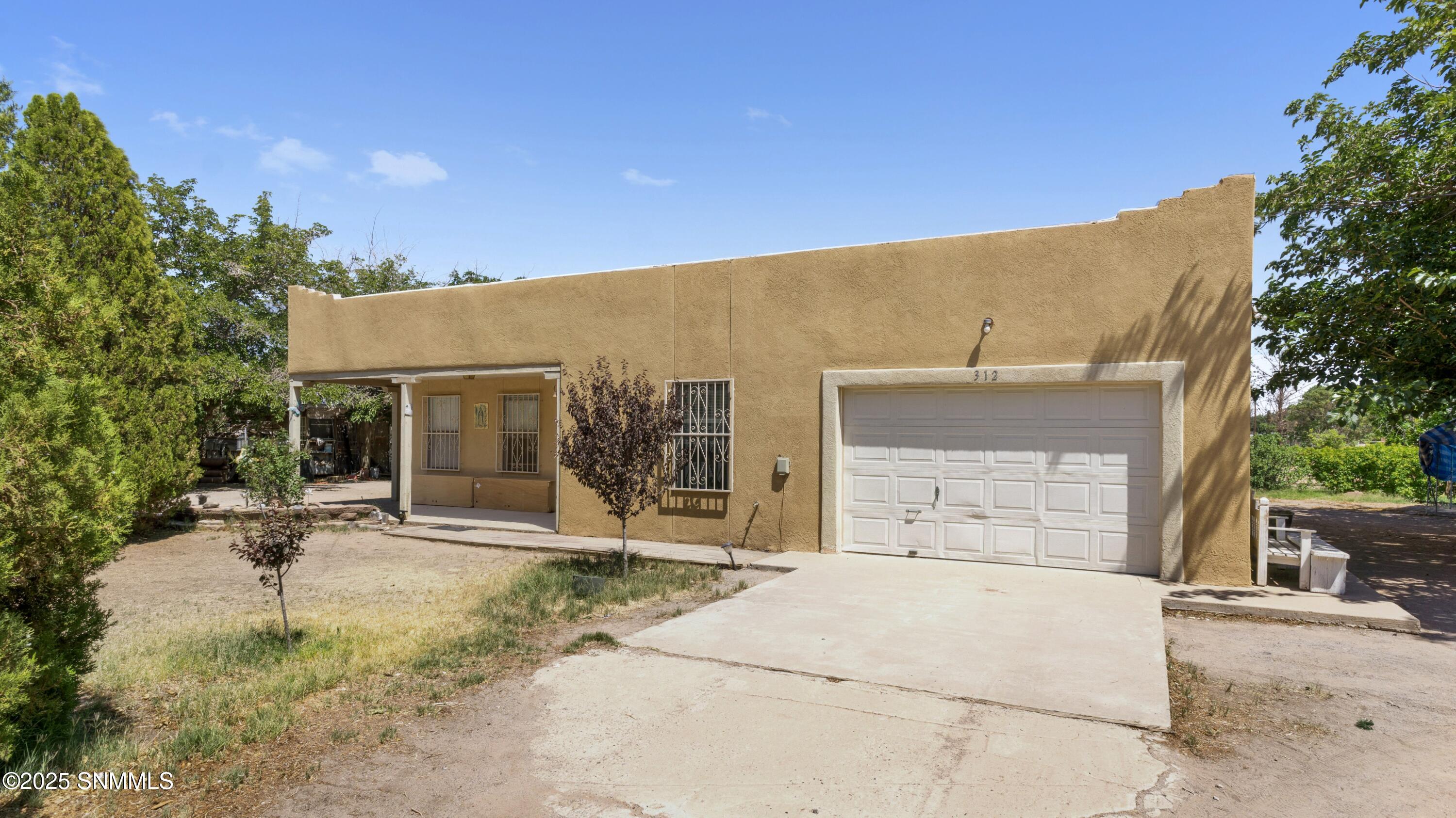 312 Alargo Drive Property Photo 1