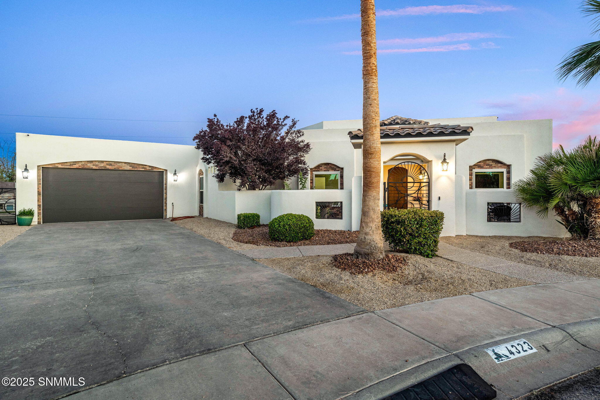 4323 Santa Lucia Arc Property Photo 2