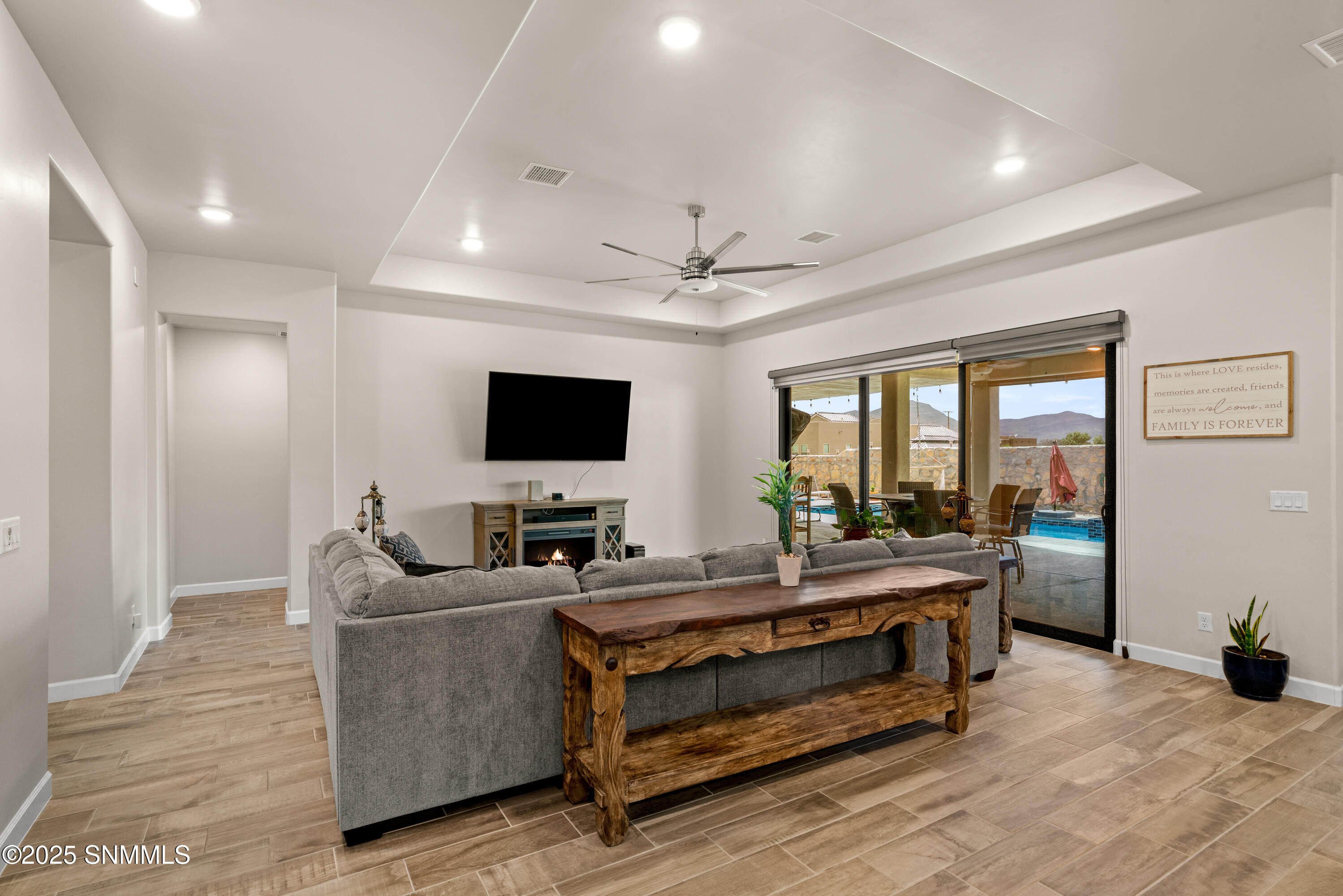 380 Leghorn Property Photo 11