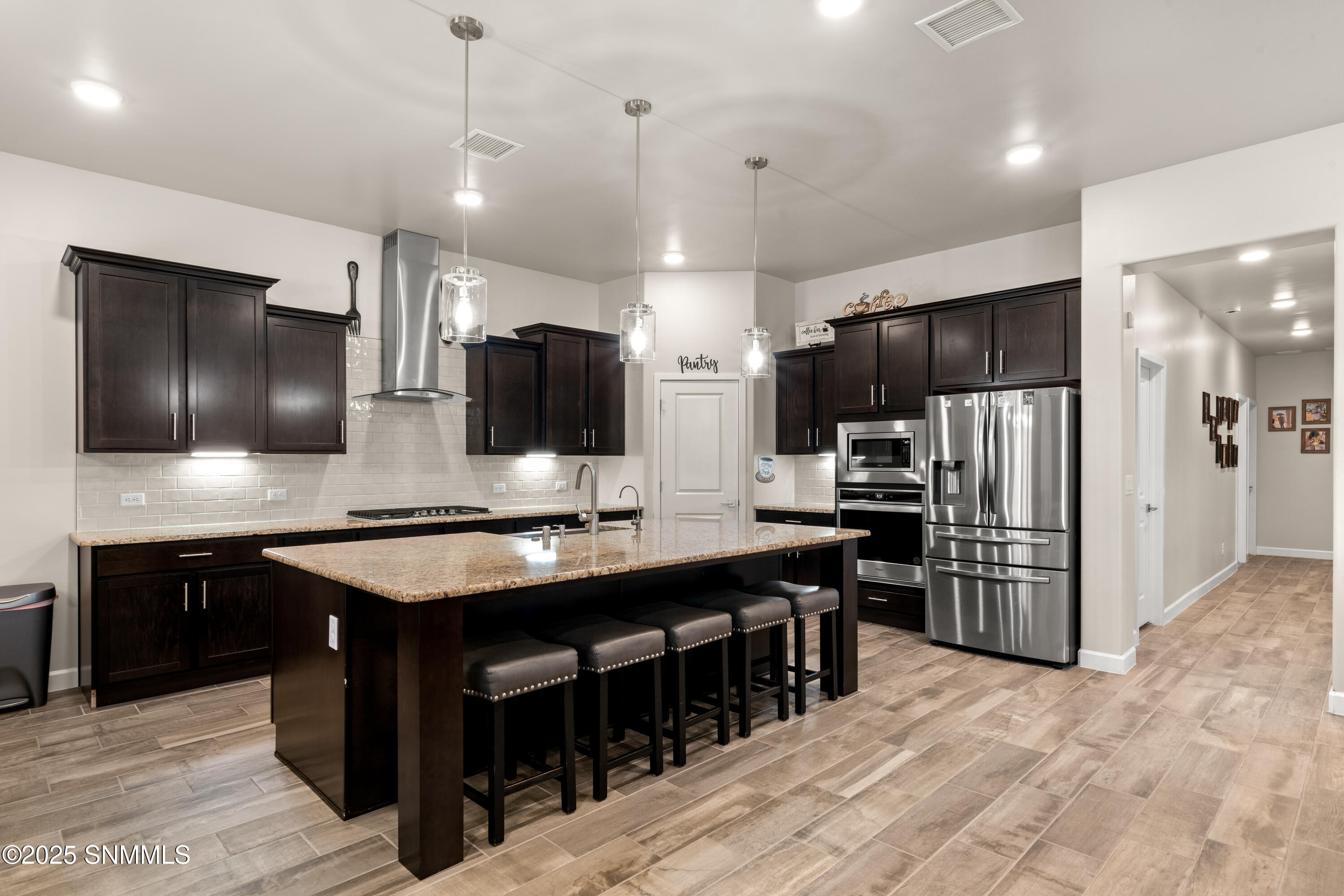 380 Leghorn Property Photo 16
