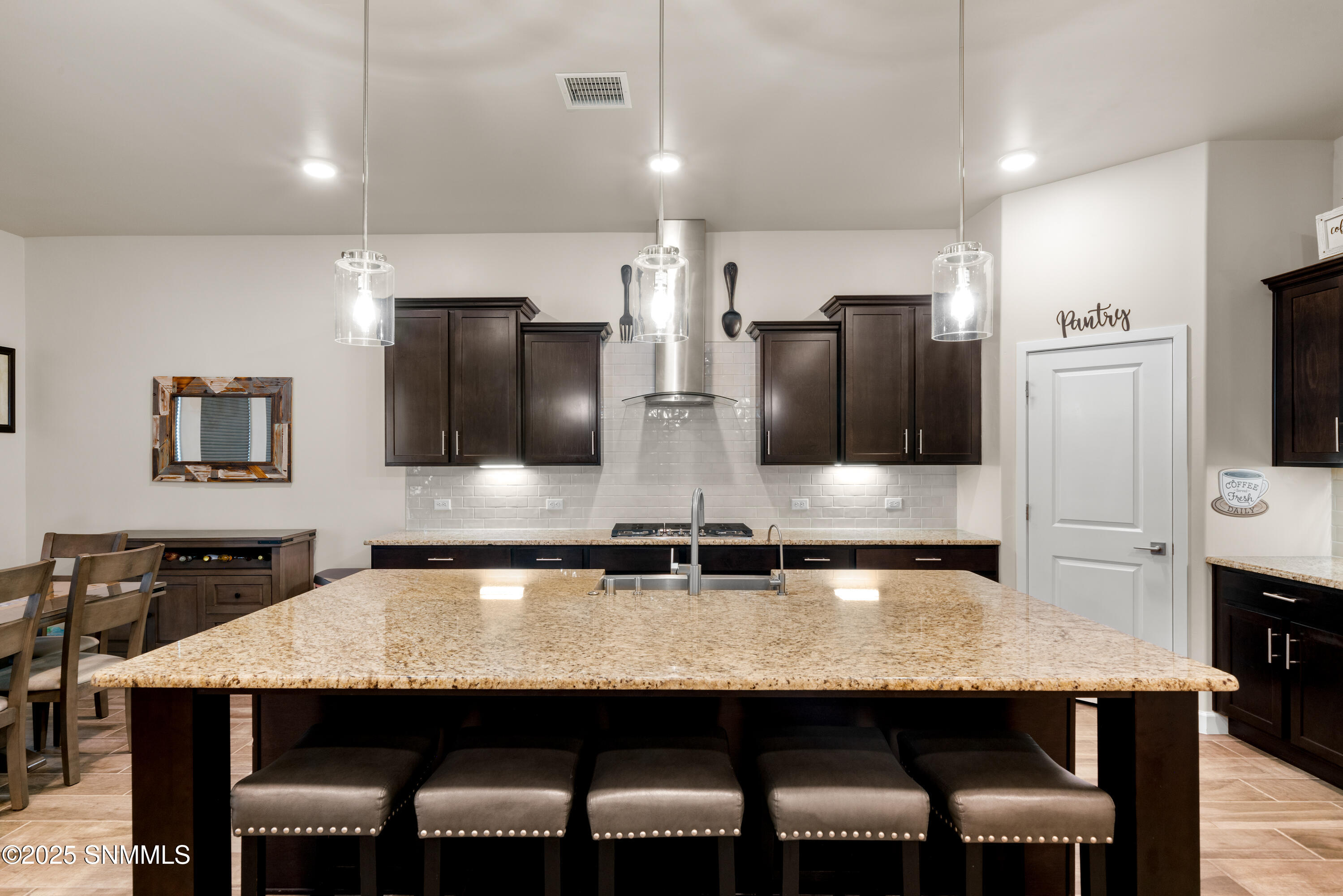 380 Leghorn Property Photo 17