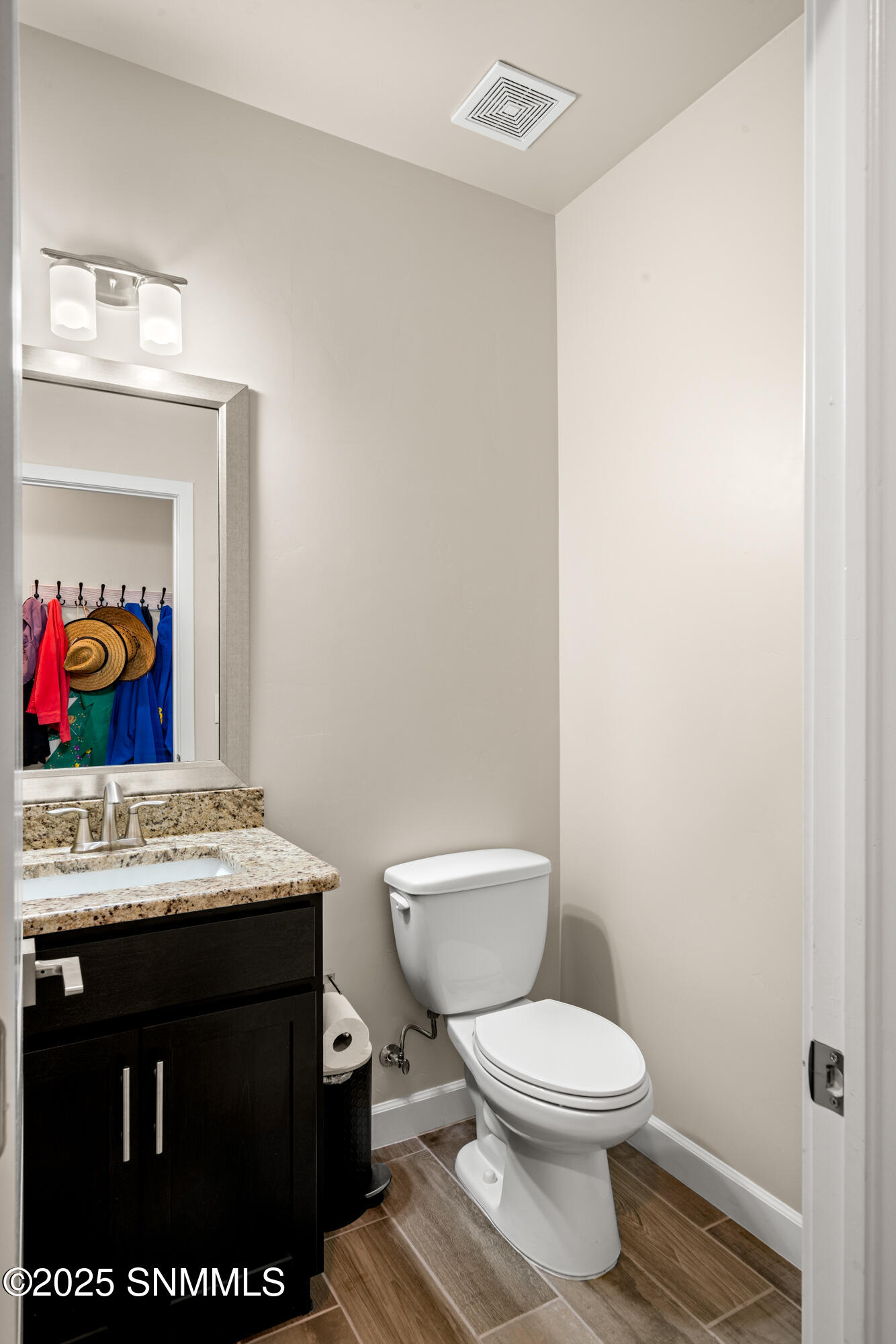 380 Leghorn Property Photo 23
