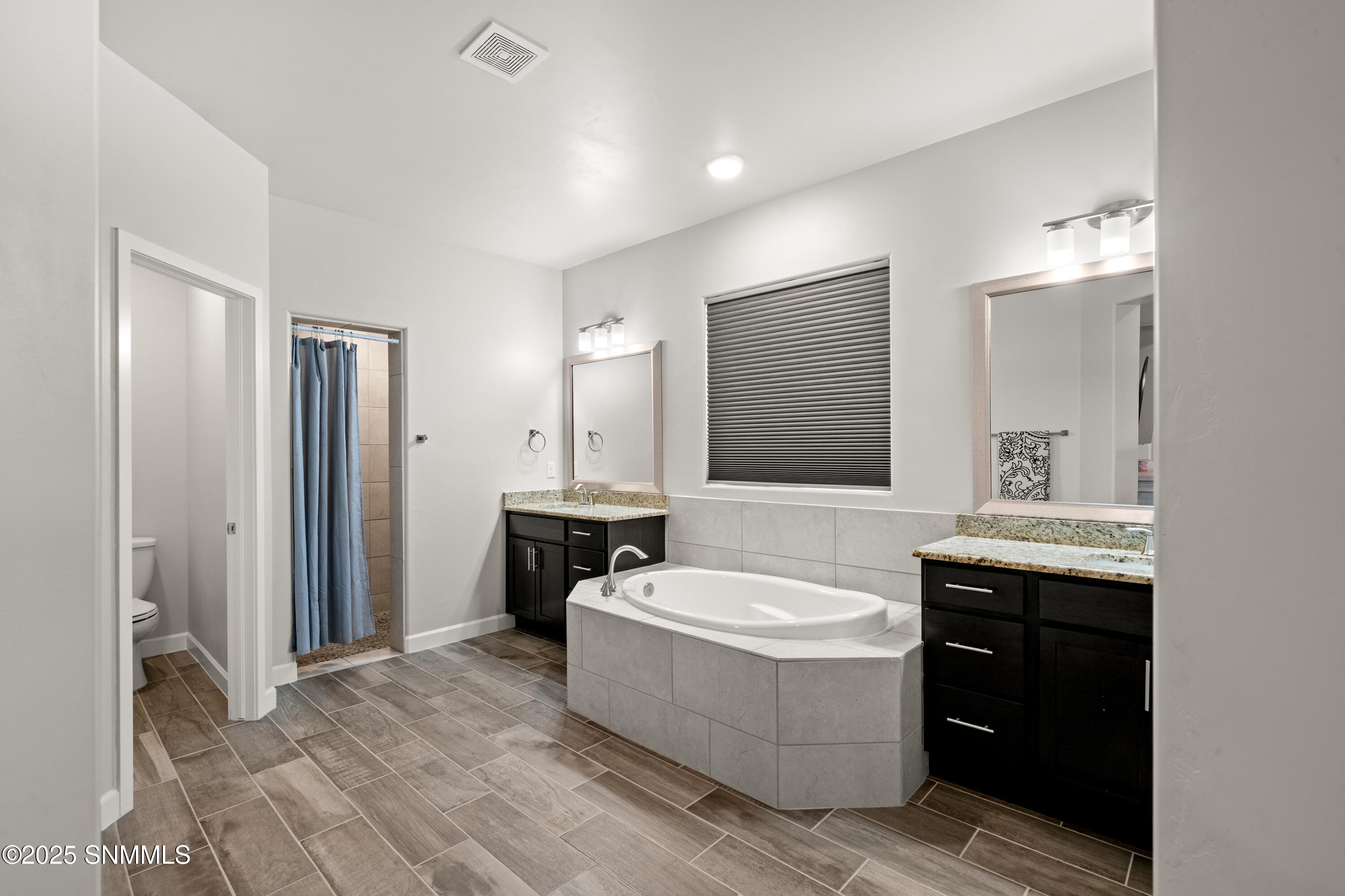 380 Leghorn Property Photo 31