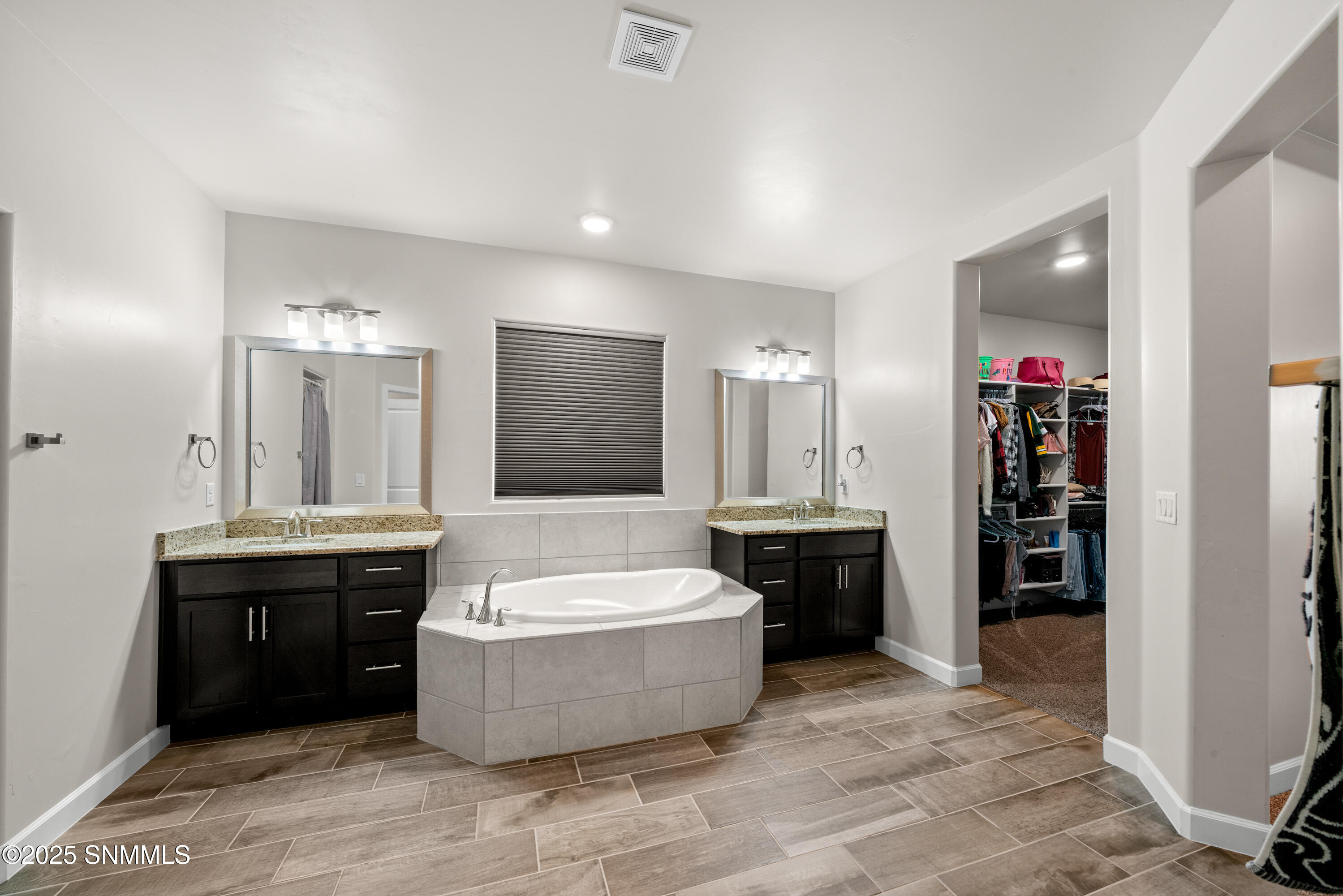 380 Leghorn Property Photo 33