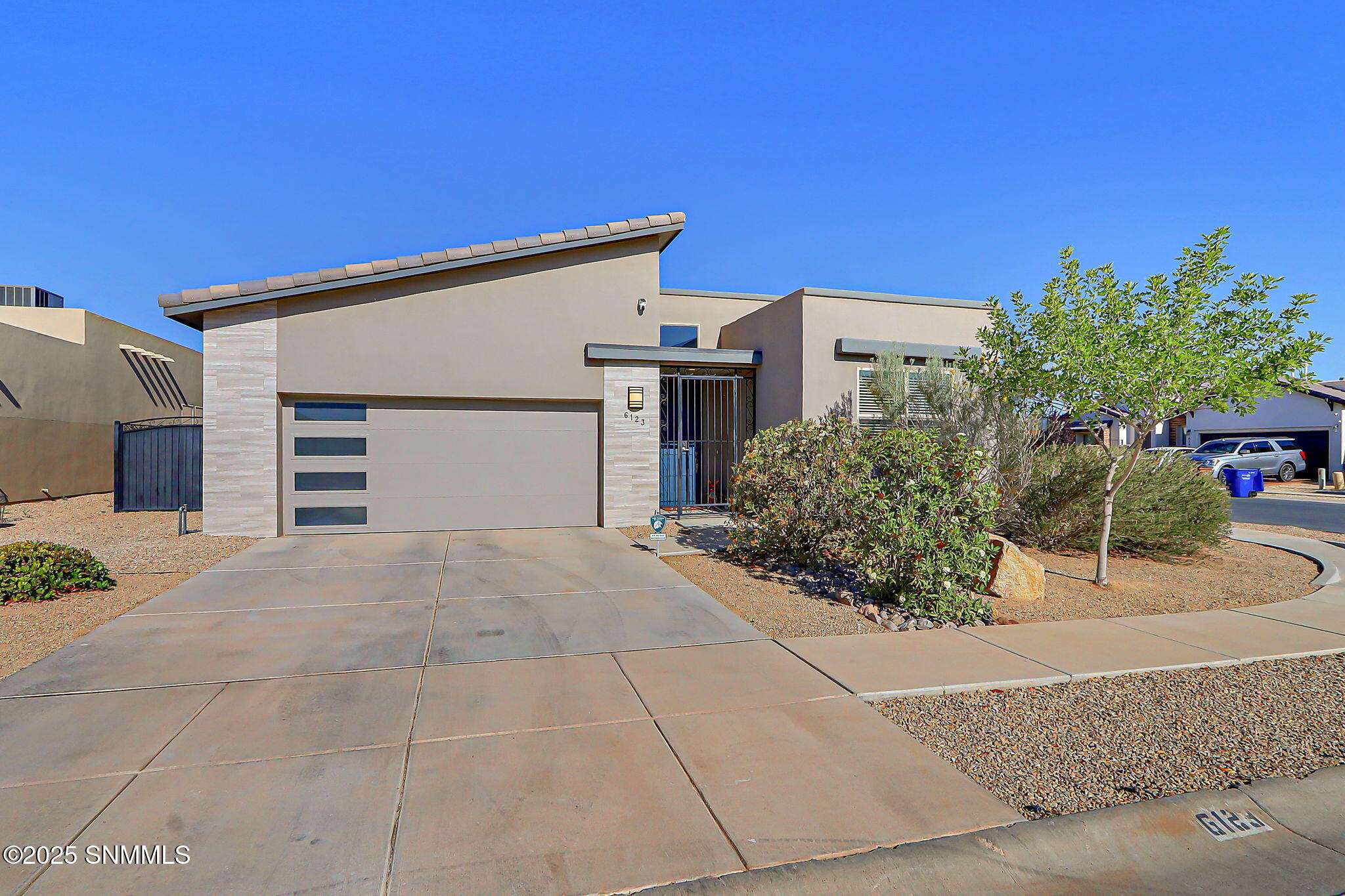 6123 Firefly Avenue Property Photo 1