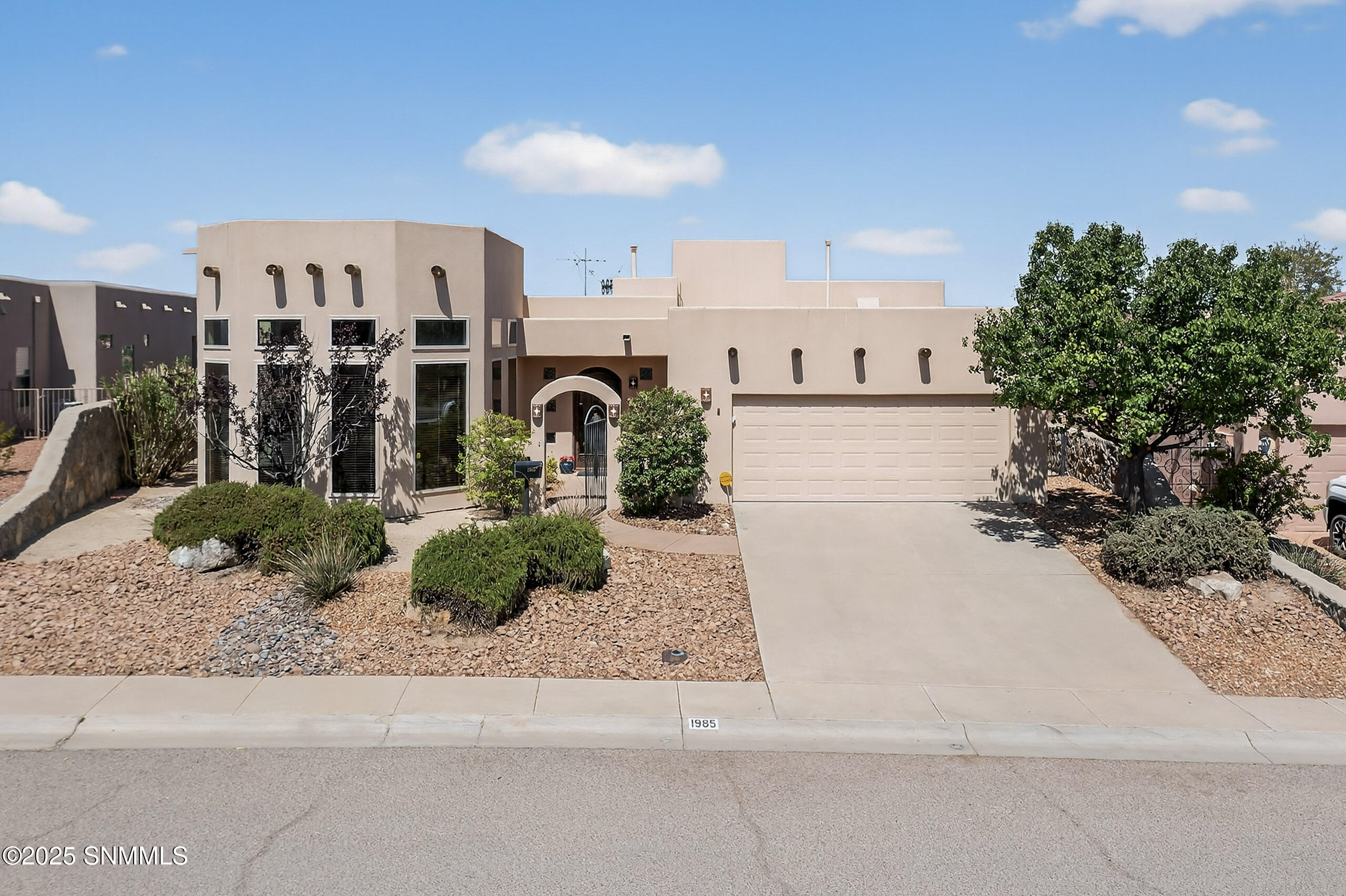 1985 Palm Canyon Drive Property Photo 1