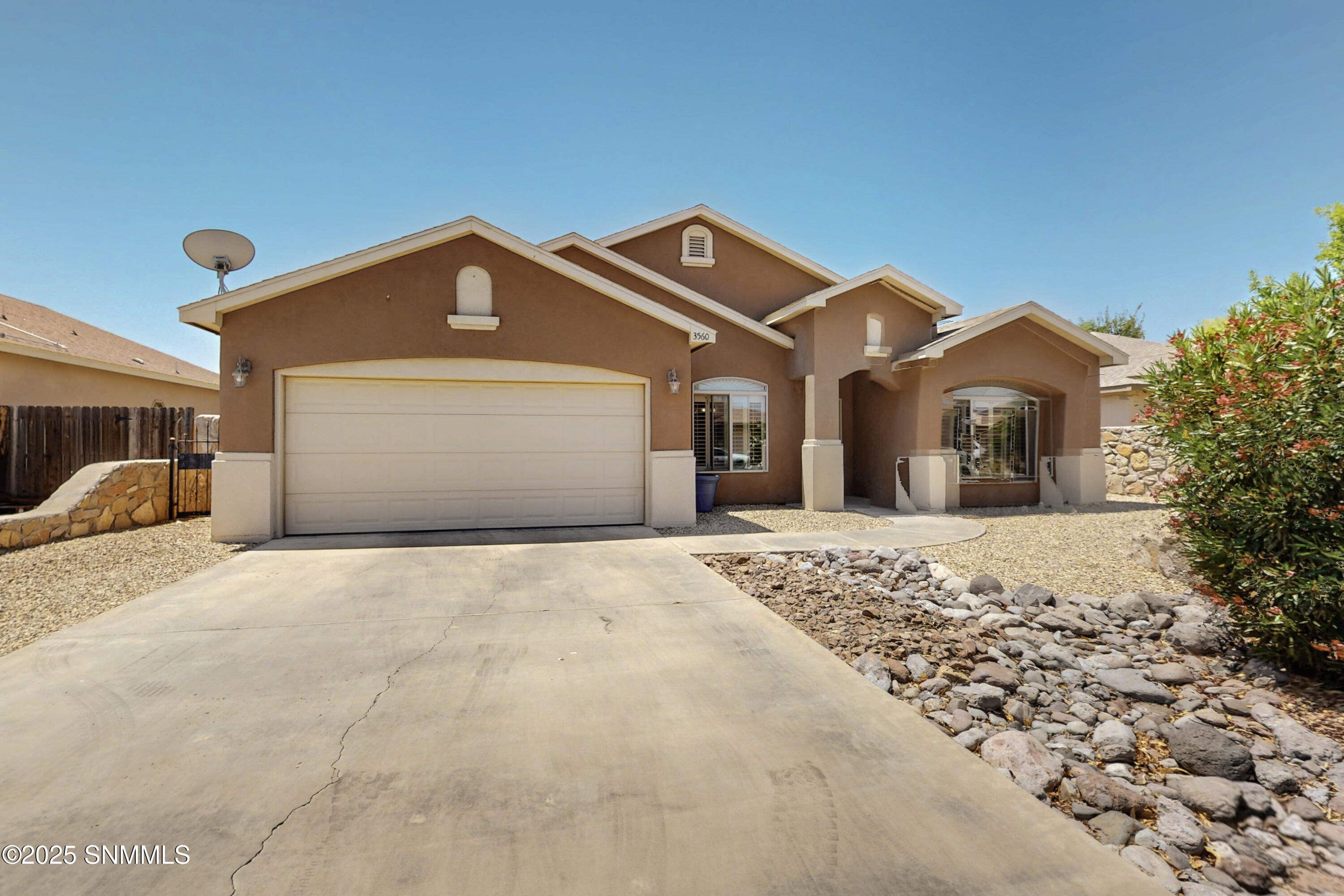 3560 Sierra Bonita Avenue Property Photo 1