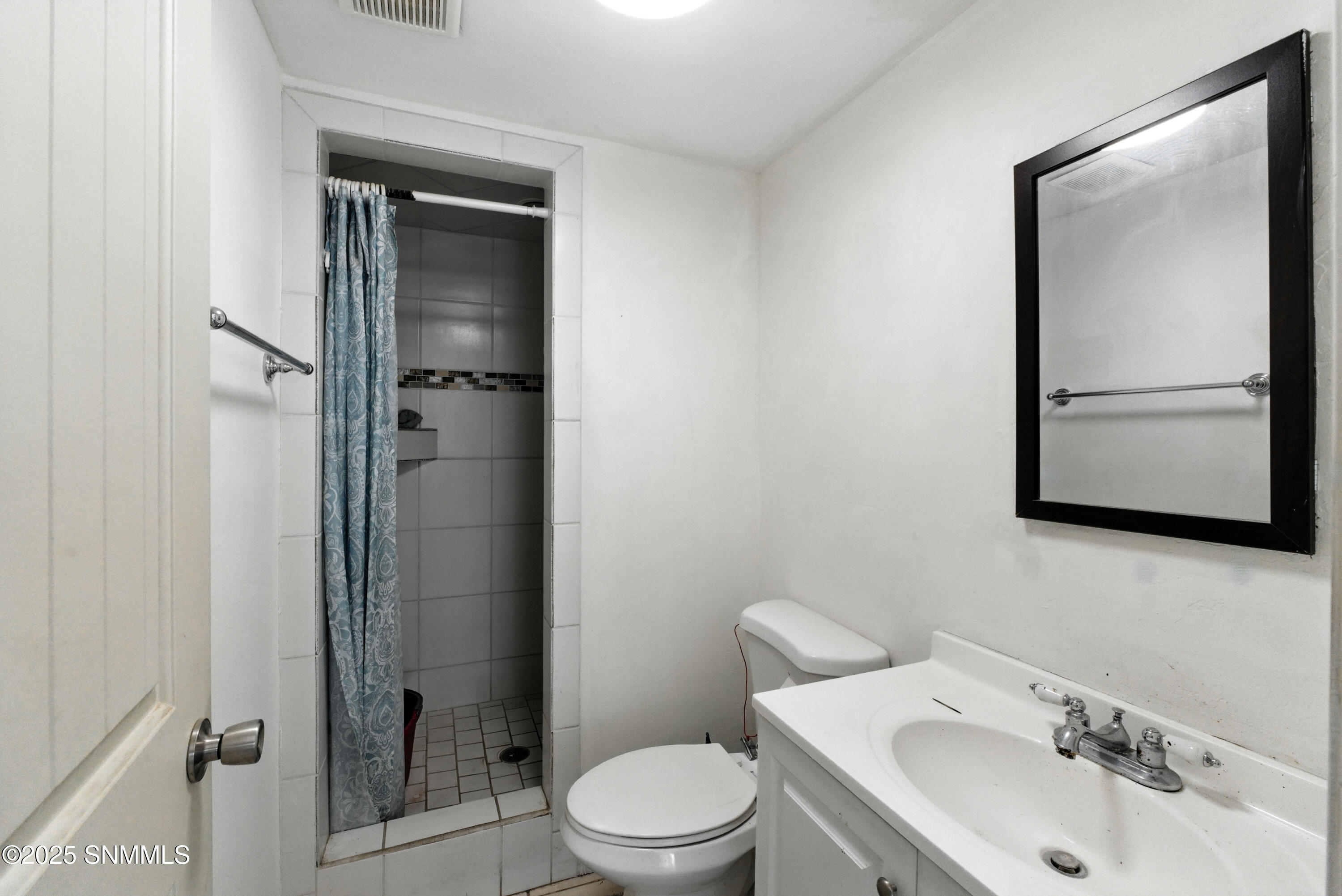 525 S Espina Street Property Photo 14