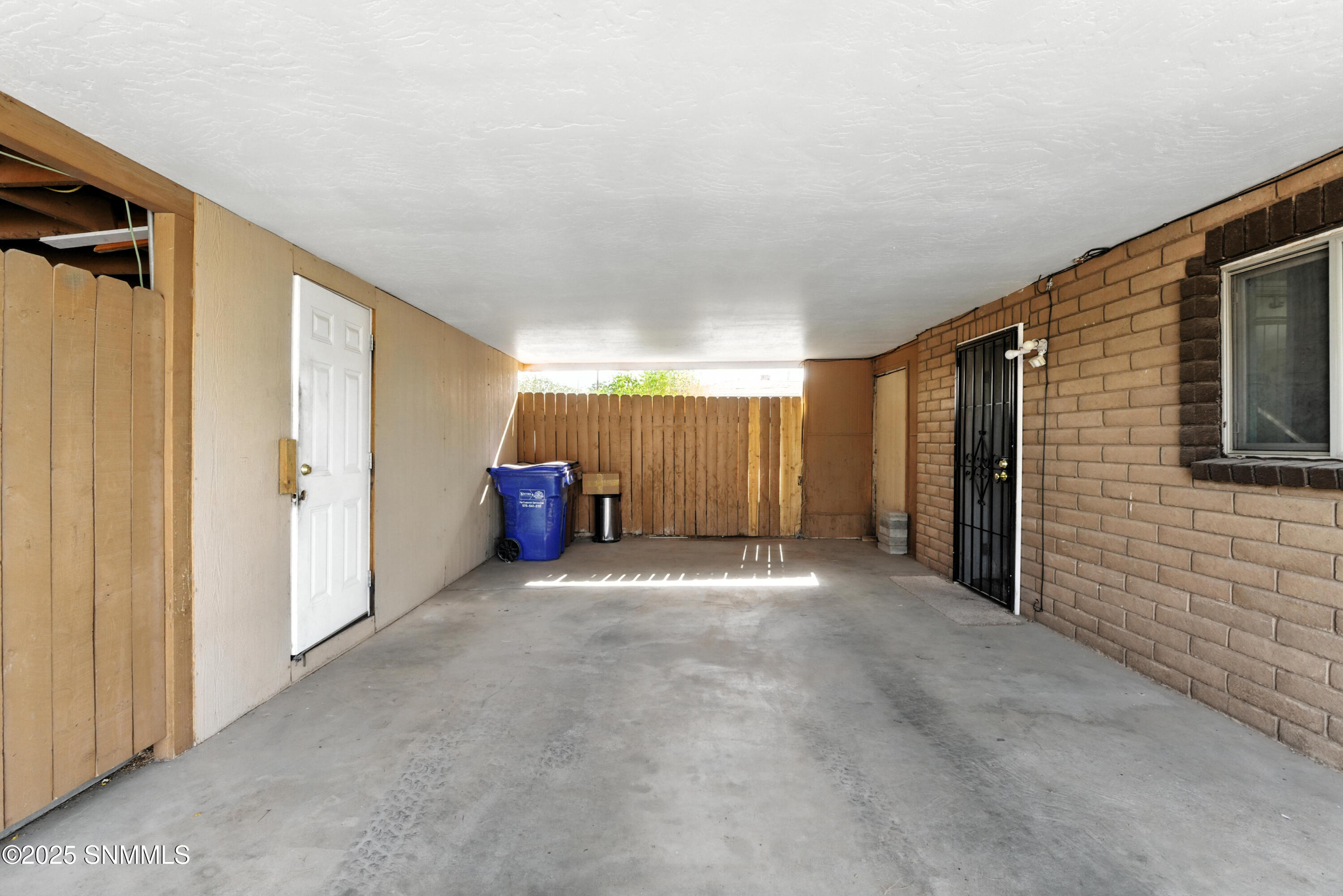 525 S Espina Street Property Photo 20