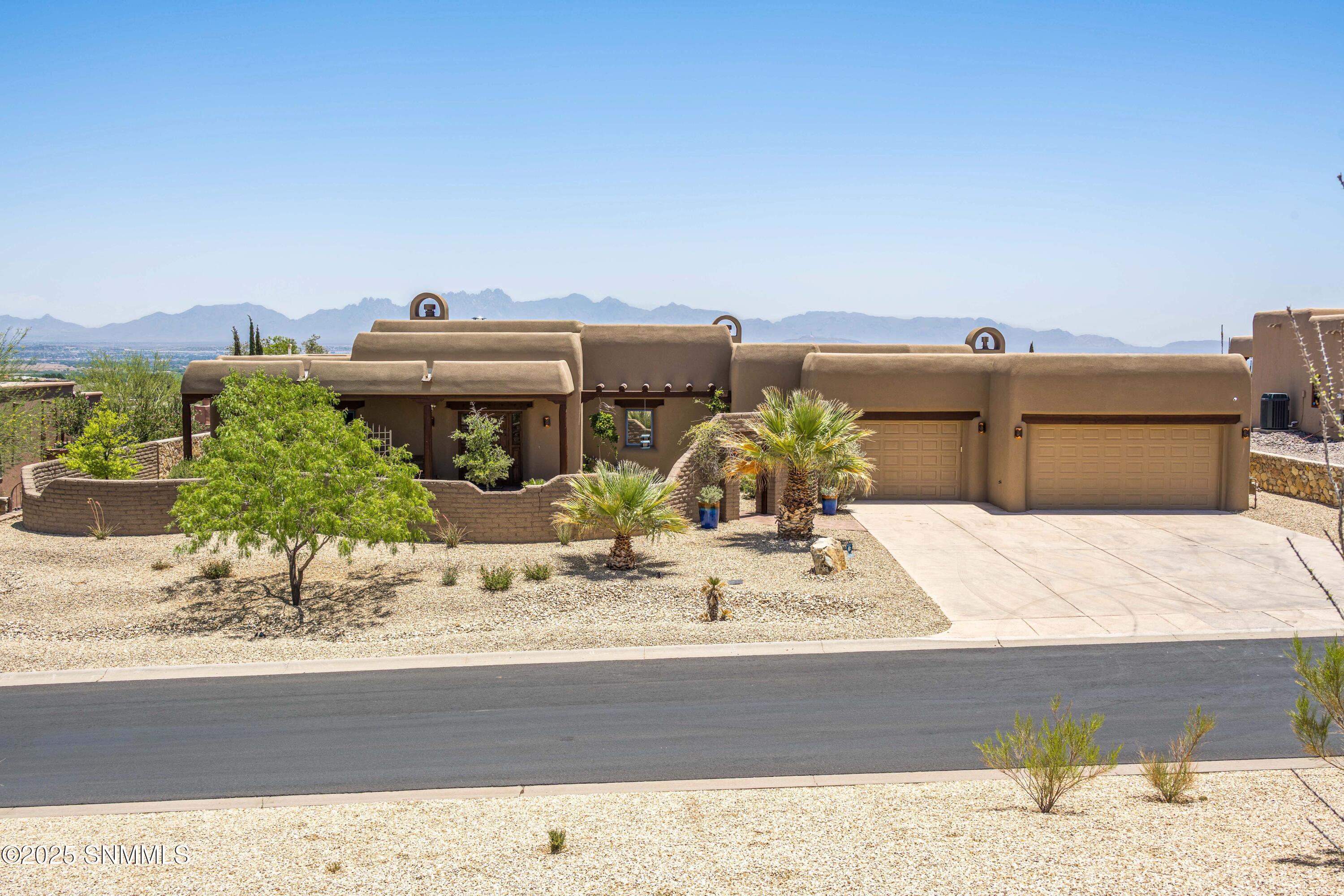 1220 Regency Court Property Photo 1