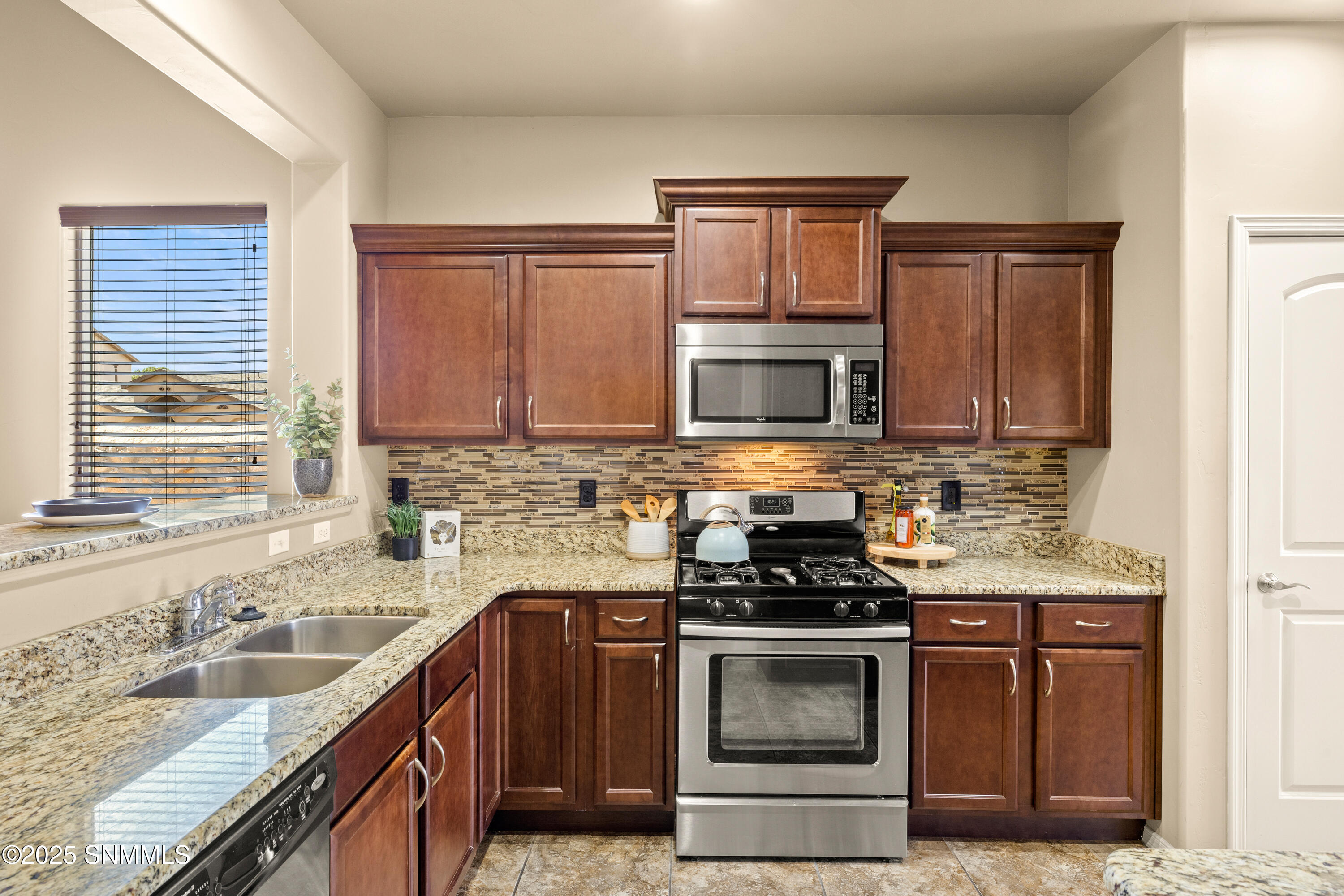7502 Sierra Bella Place Property Photo 5