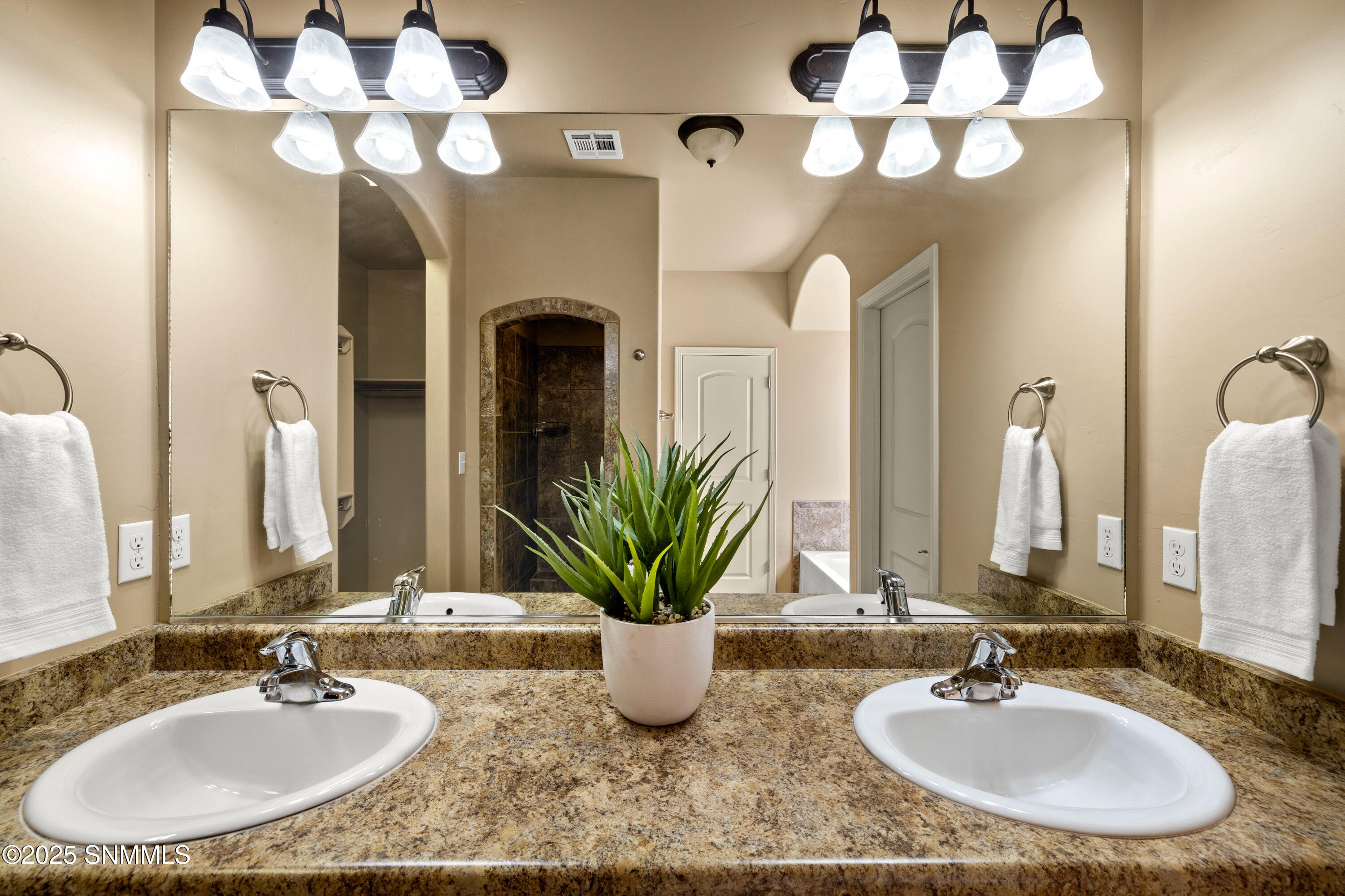 7502 Sierra Bella Place Property Photo 26