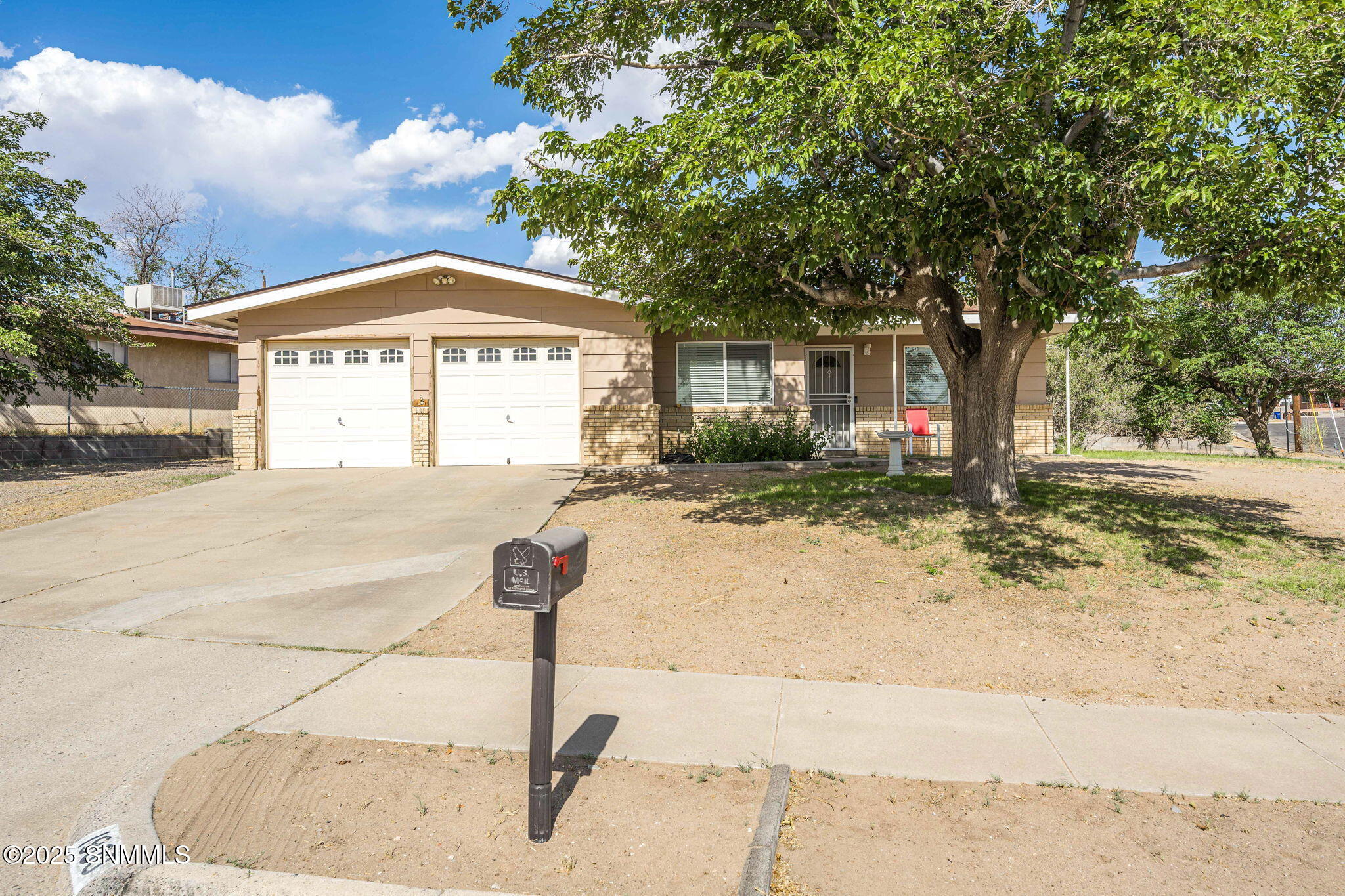 1900 Darlene Drive Property Photo 4