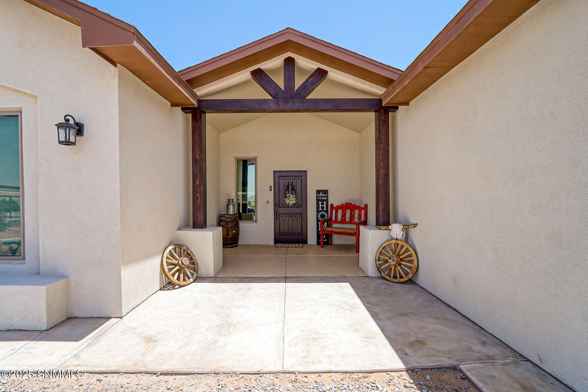 4640 El Nido Road Property Photo 4