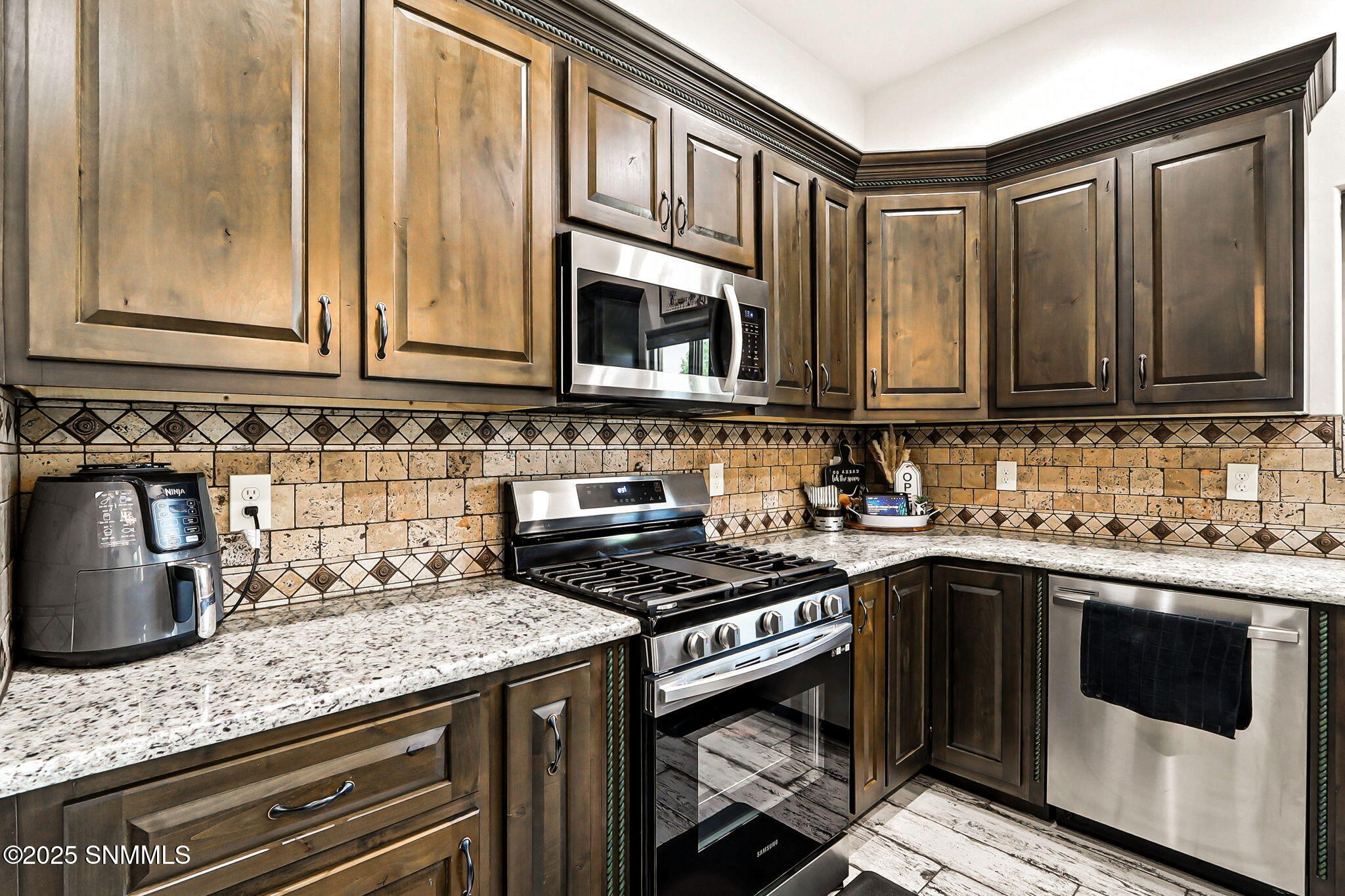 4640 El Nido Road Property Photo 16