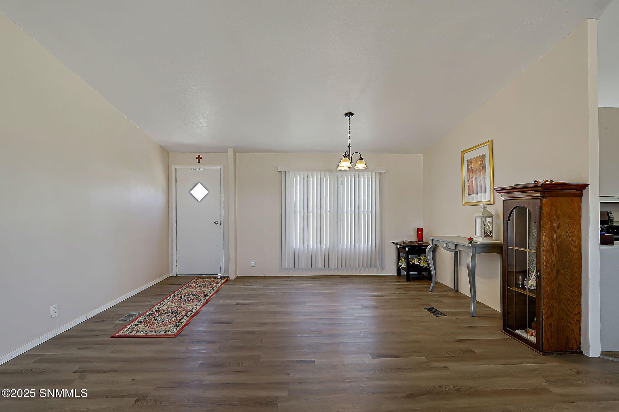 1209 Hueco Street Property Photo 4